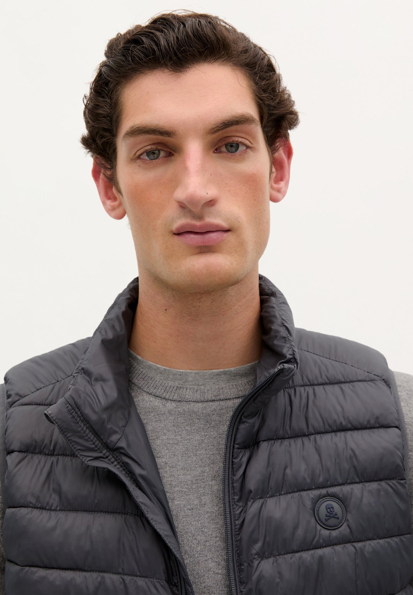 PUFFER VEST WITH SKULL