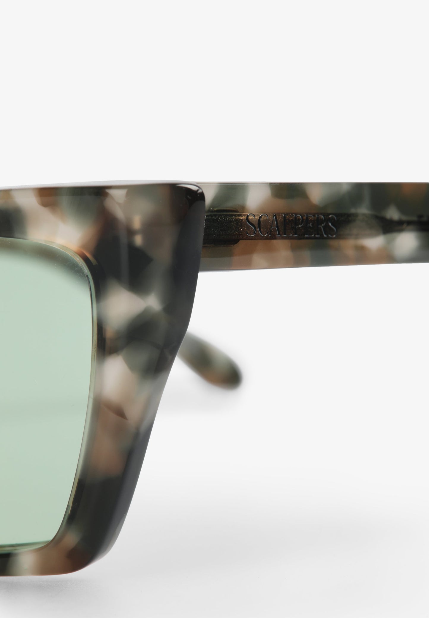 ELONGATED CAT EYE SUNGLASSES