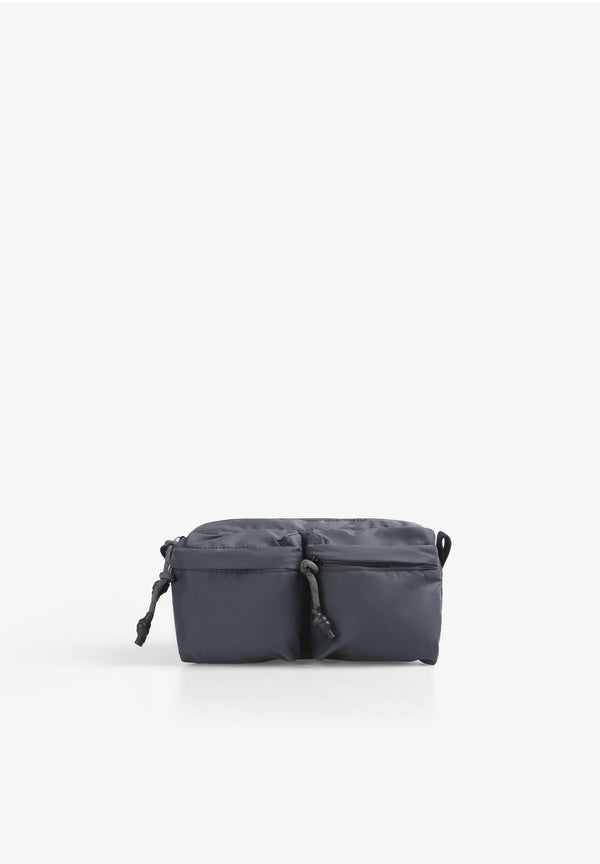 TOILETRY BAG WITH OUTER POCKETS