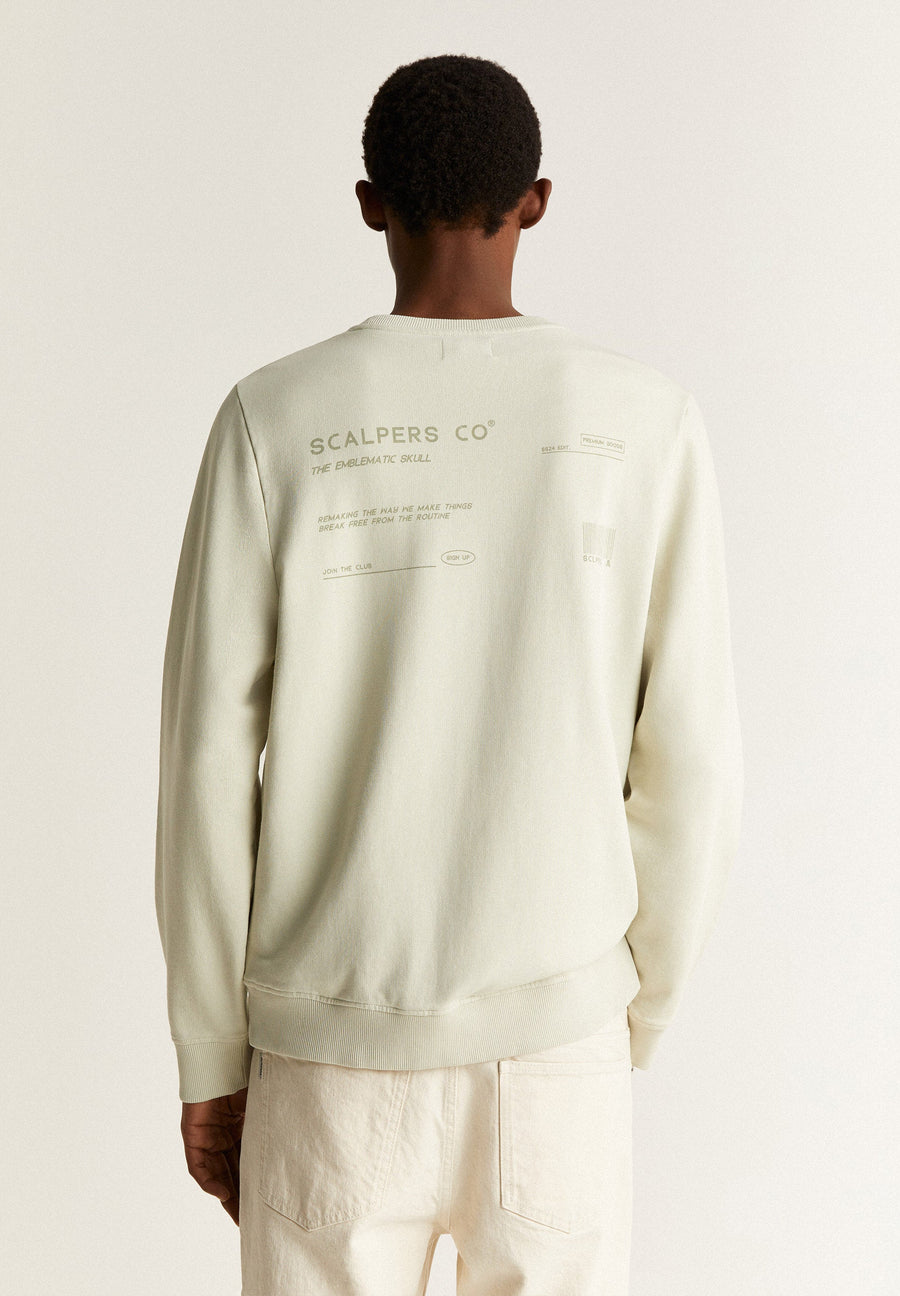 SWEATSHIRT WITH CHEST PATCH DETAIL