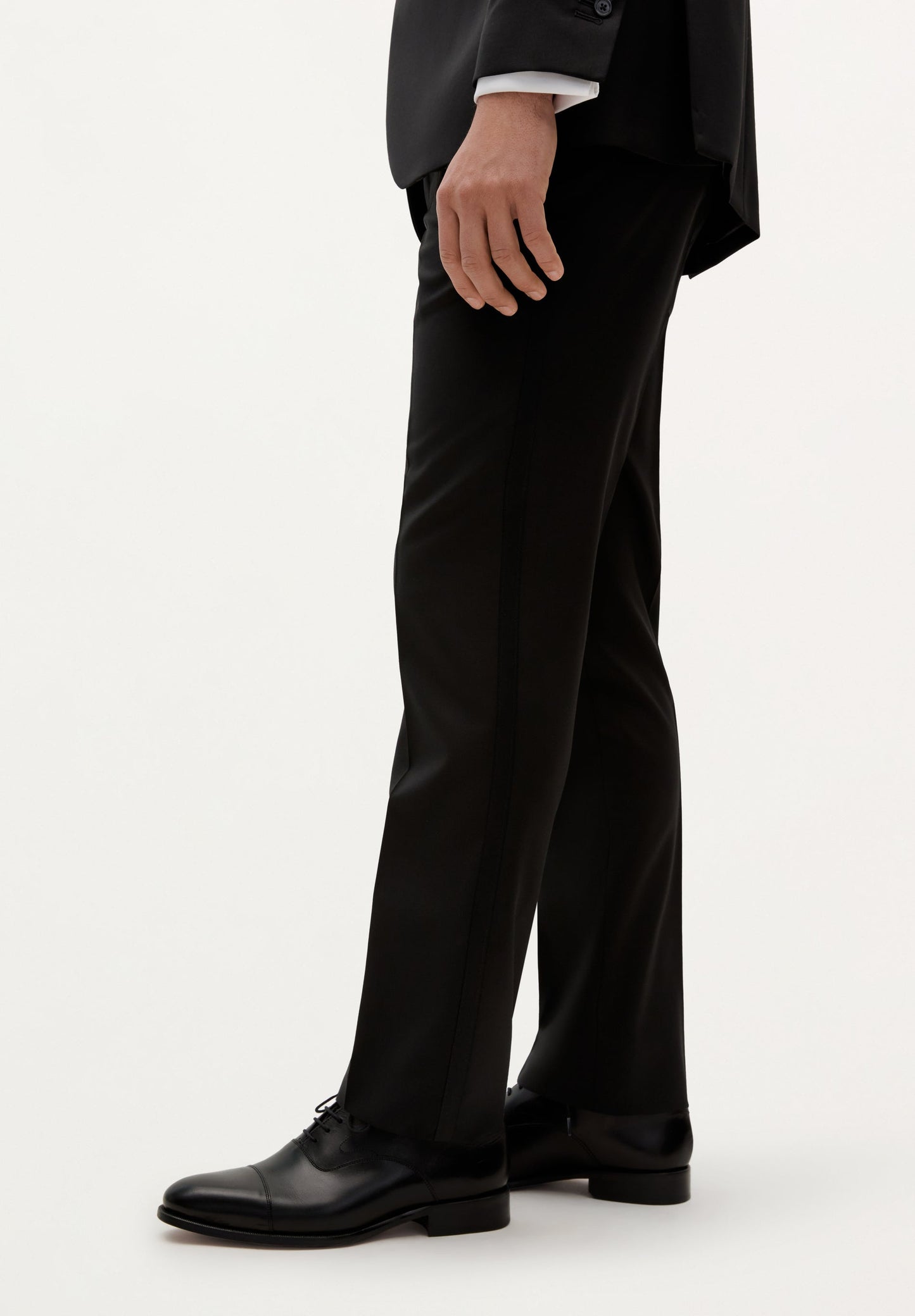 DINNER SUIT