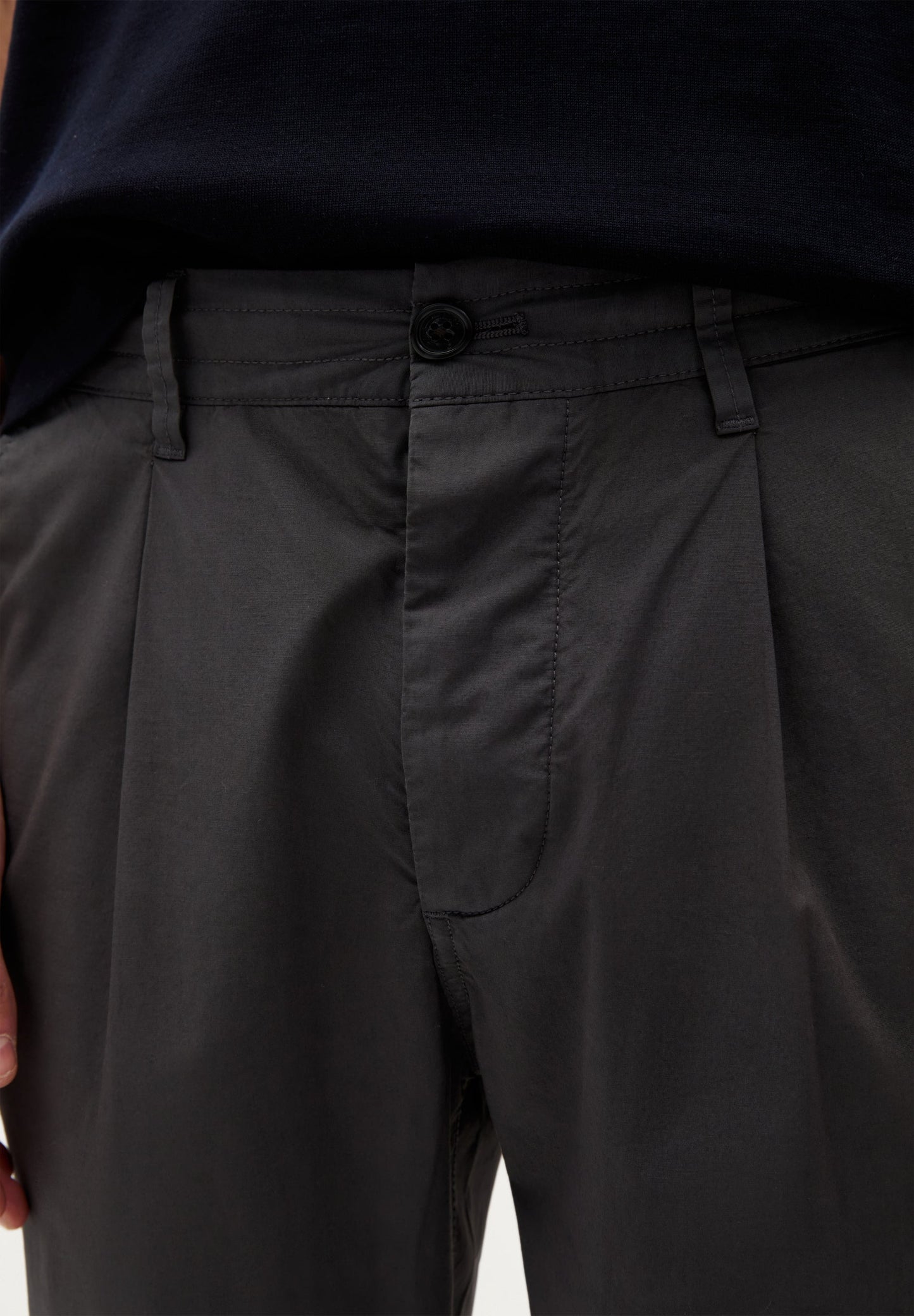 PLEATED CHINO TROUSERS