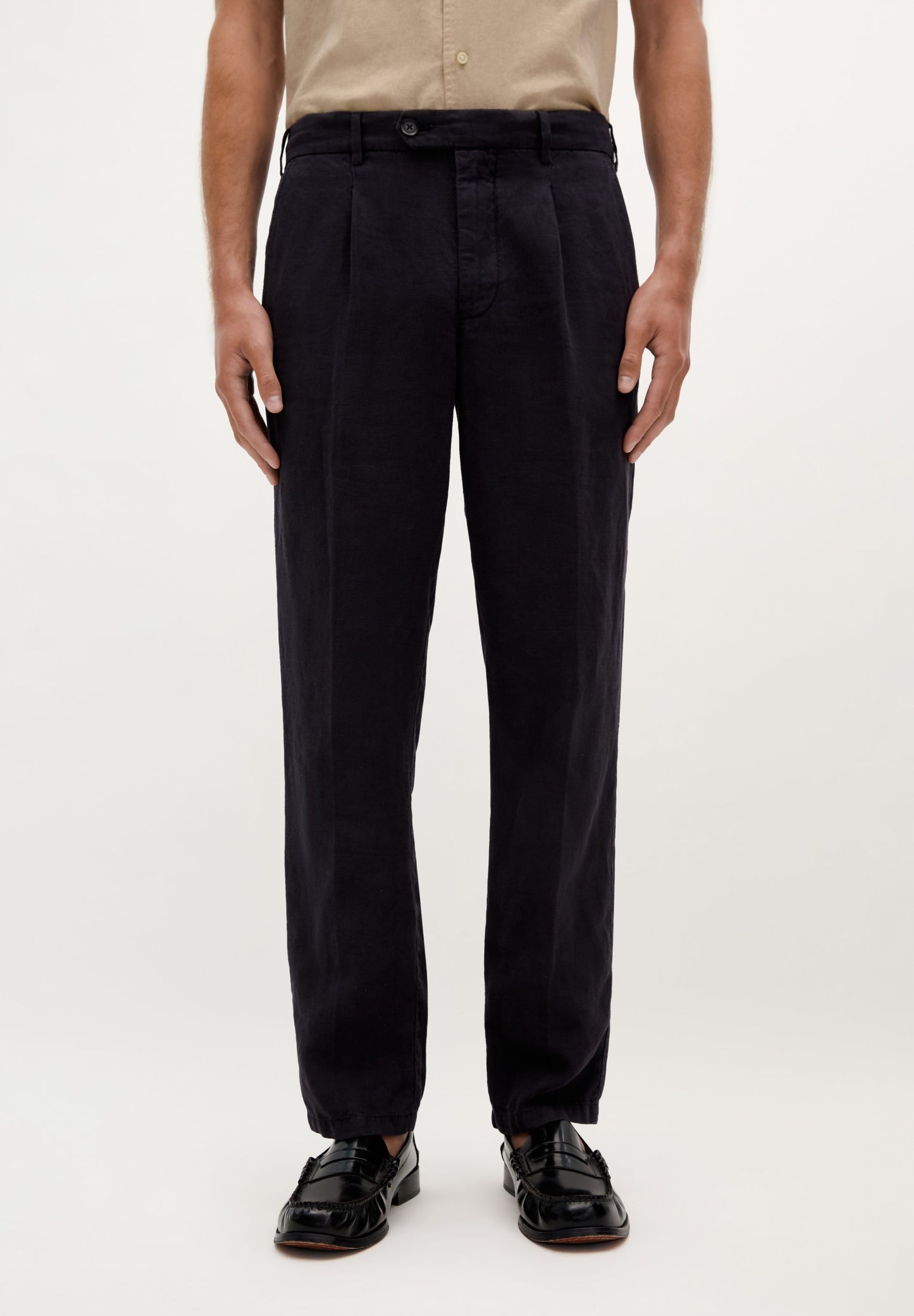 LINEN TROUSERS WITH DARTS