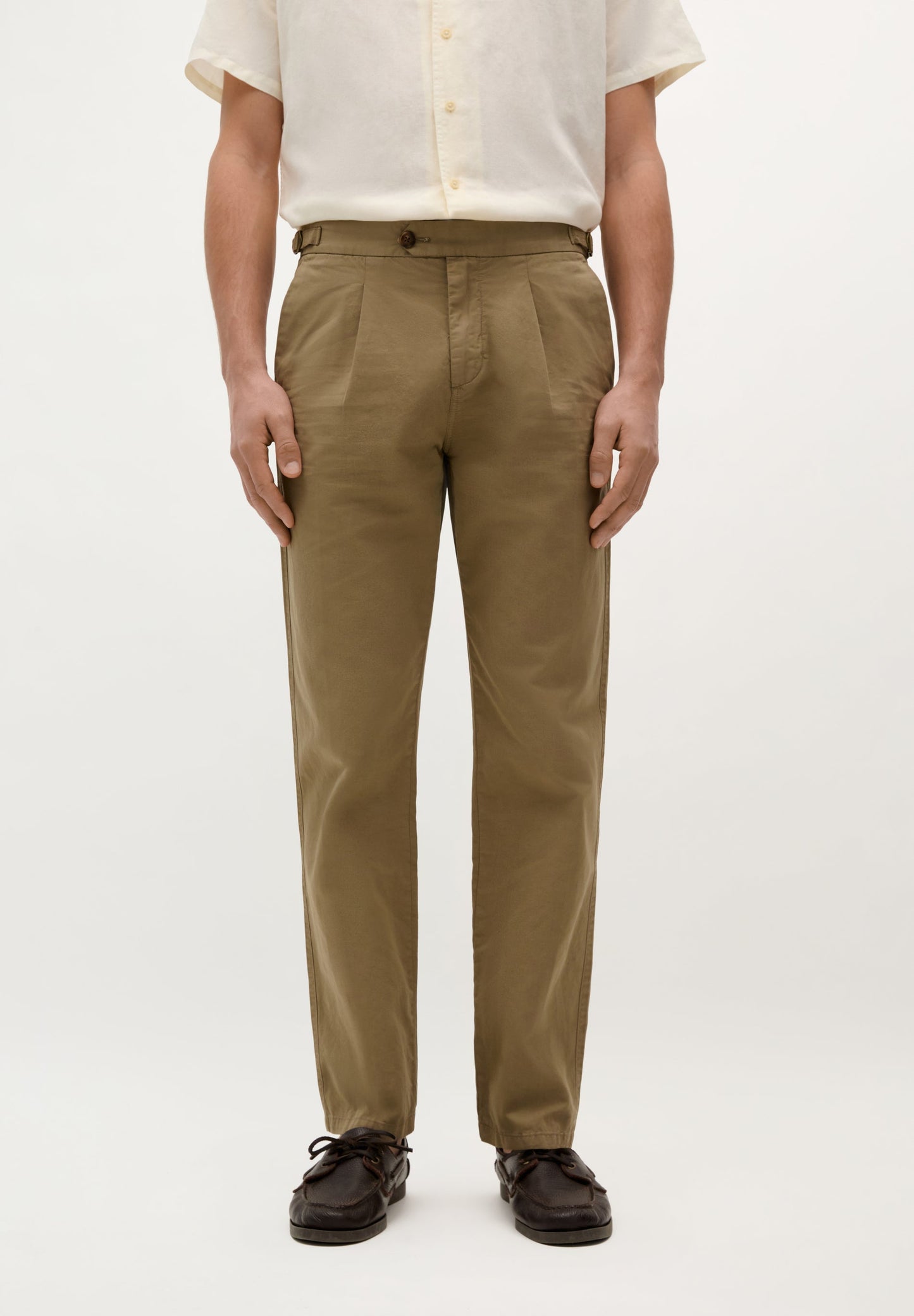 CHINO TROUSERS WITH DARTS