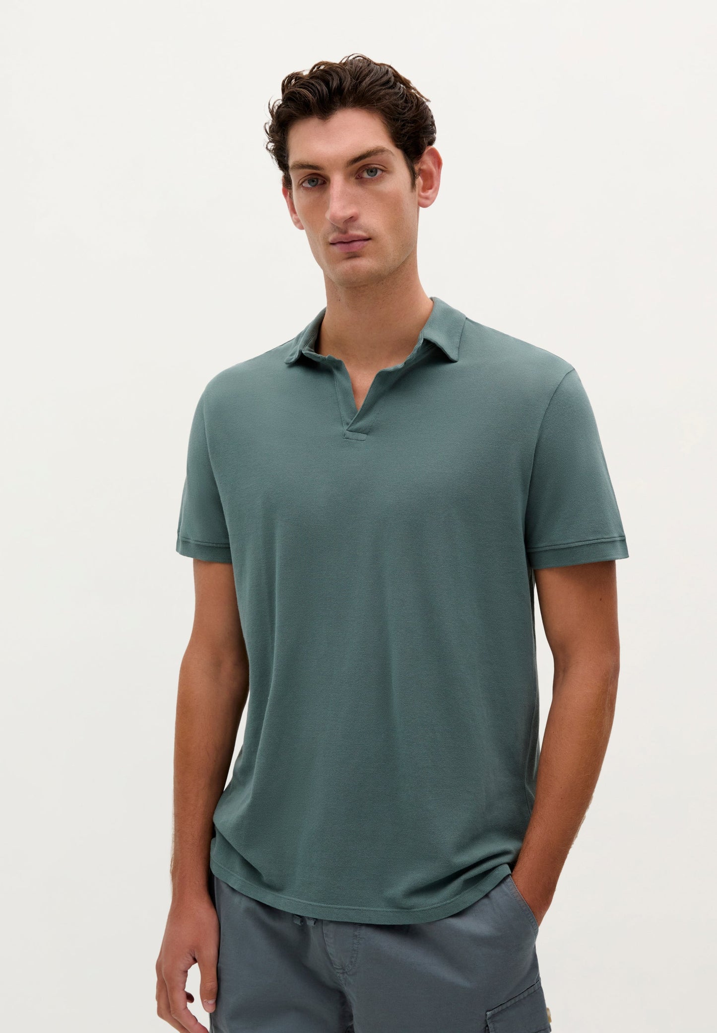 LIGHTWEIGHT PIQUÉ POLO SHIRT