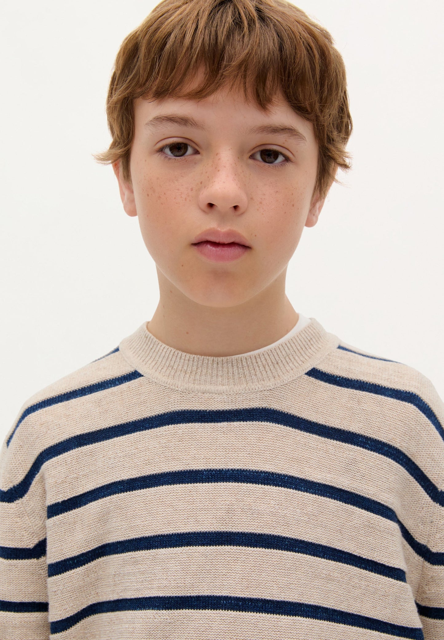 STRIPED ROUND NECK SWEATER