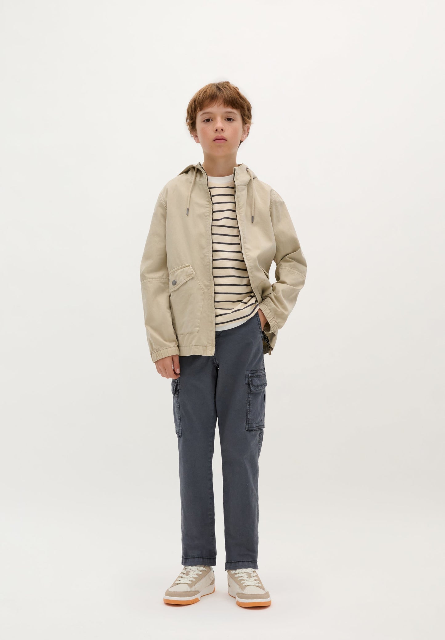 LIGHTWEIGHT HOODED PARKA