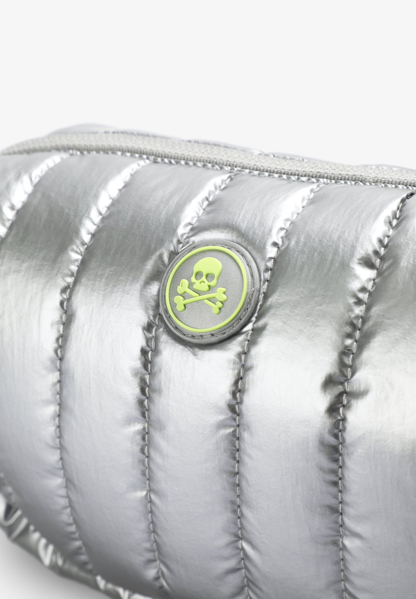 QUILTED METALLIC TOILETRY BAG