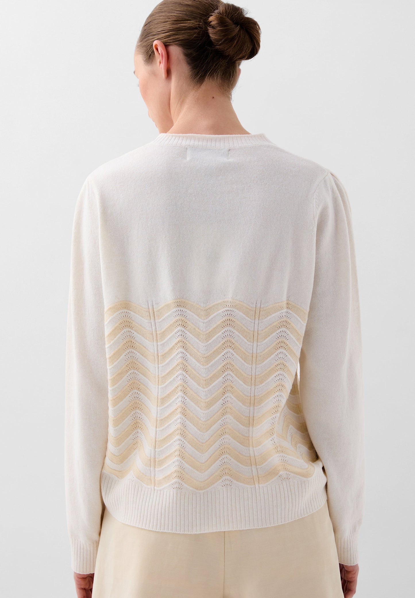 WAVY STRIPED SWEATER