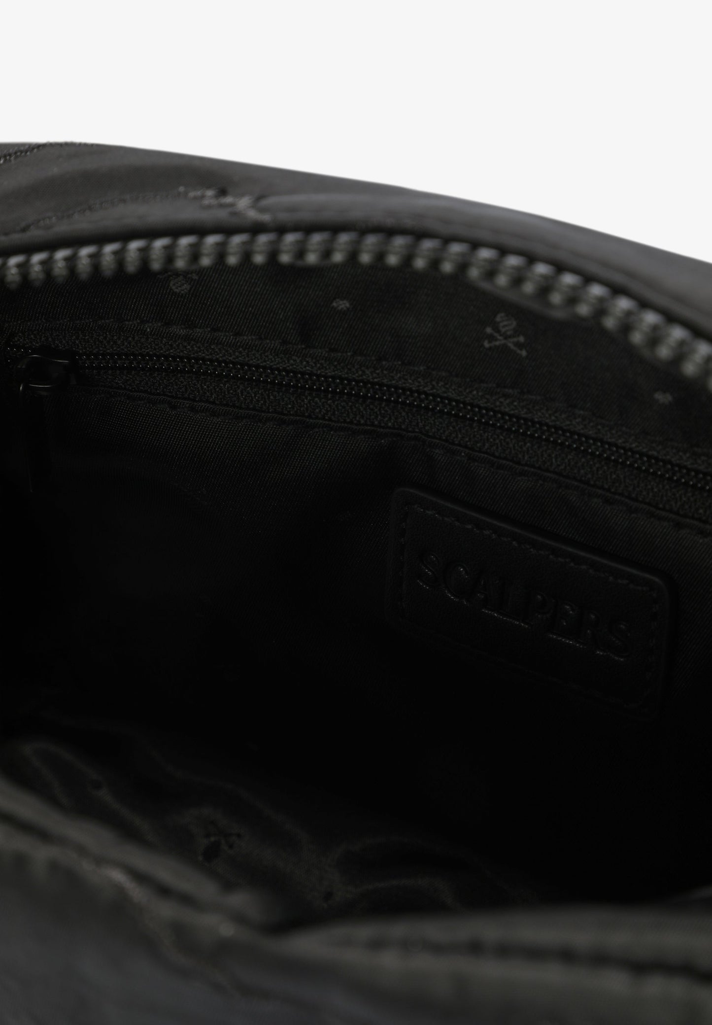 CROSSBODY BAG WITH RAISED SEAMS