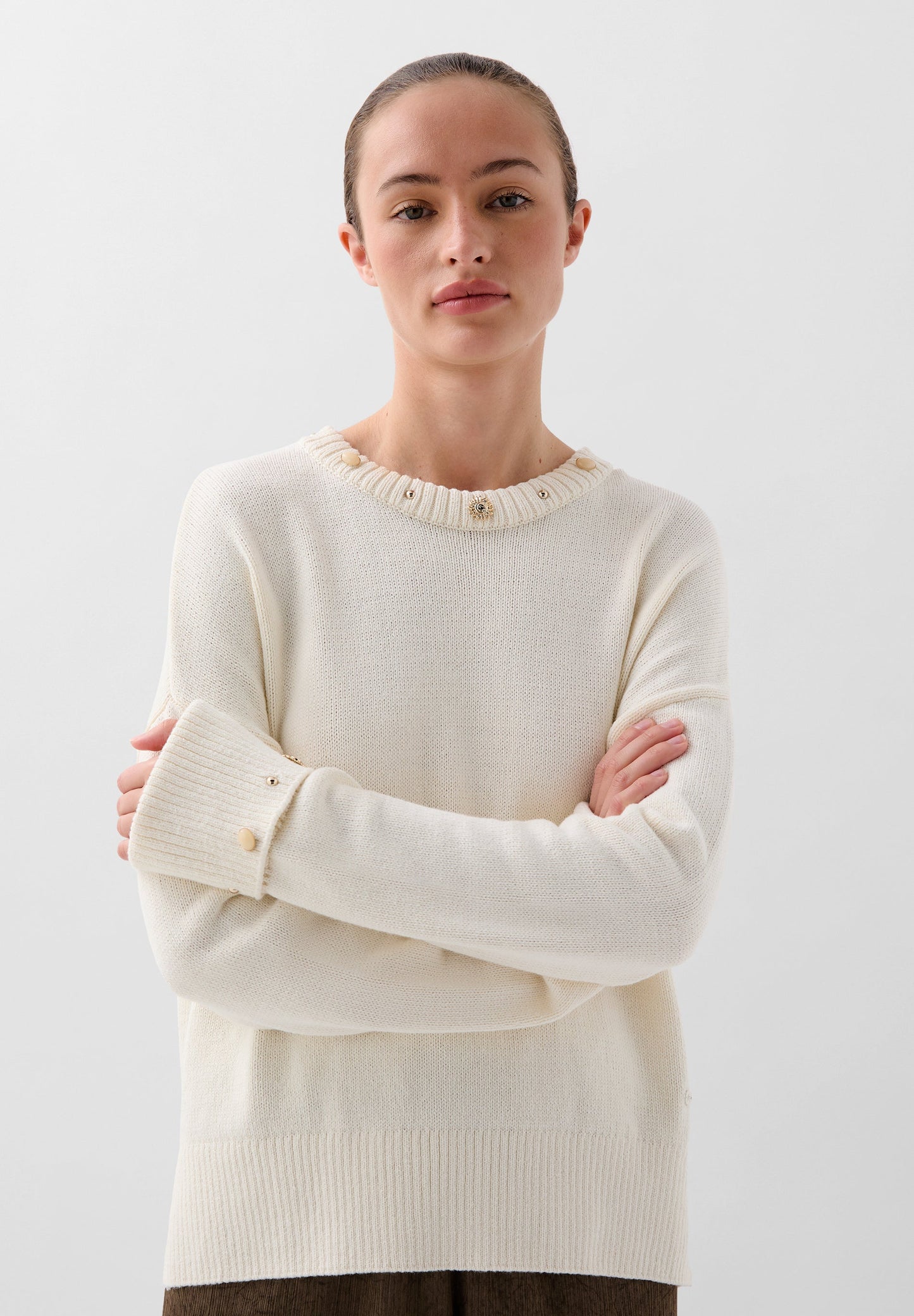 ROUND NECK SWEATER WITH STUDS