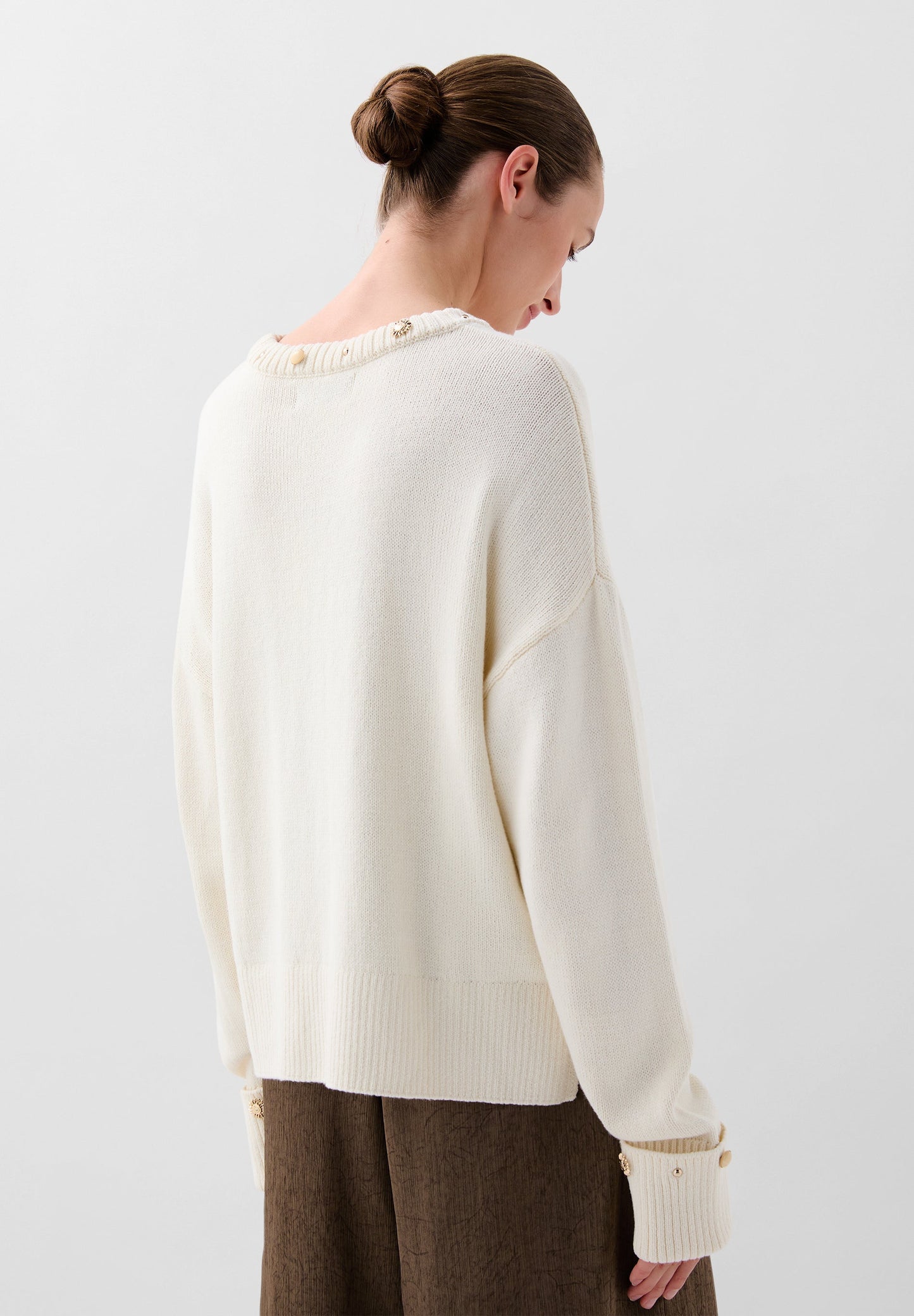 ROUND NECK SWEATER WITH STUDS
