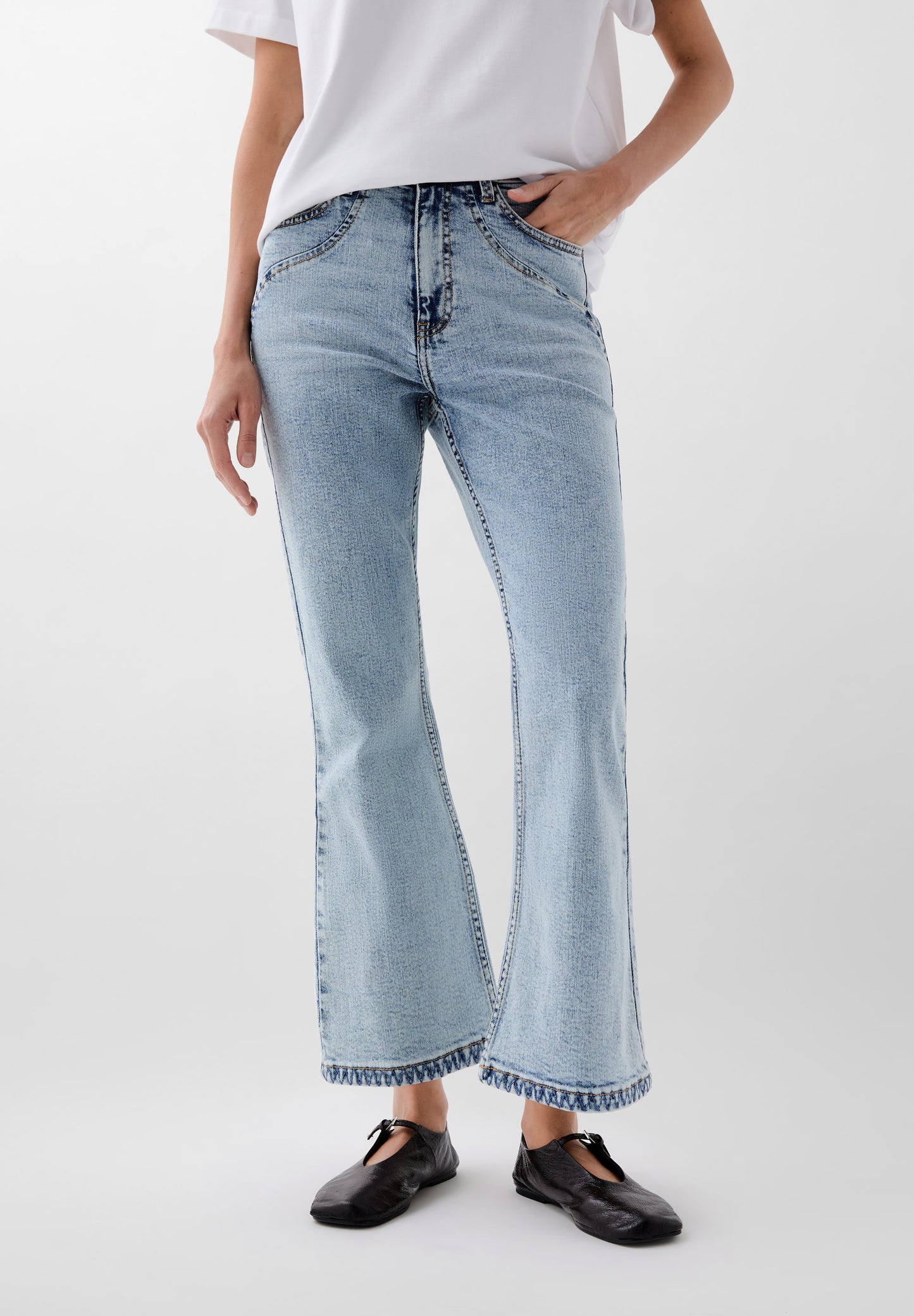 HIGH WAIST JEANS