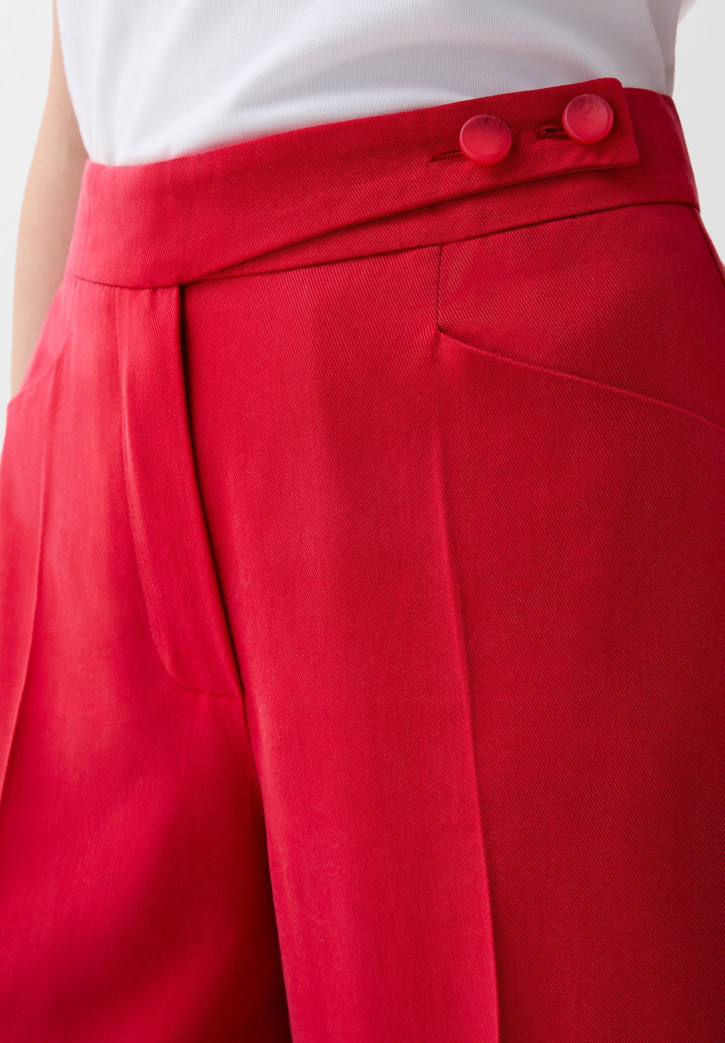 STRAIGHT FLOWING TROUSERS