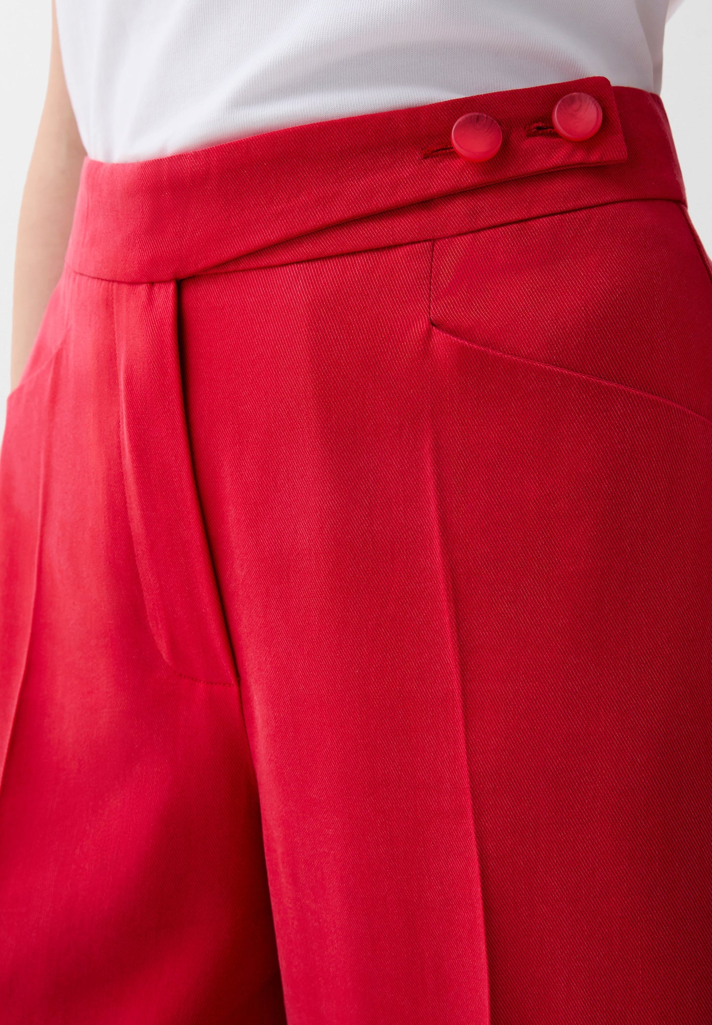 STRAIGHT FLOWING TROUSERS