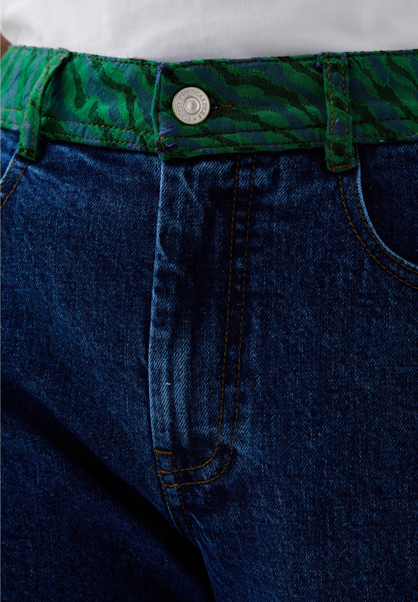 ANIMAL PRINT DETAIL JEANS