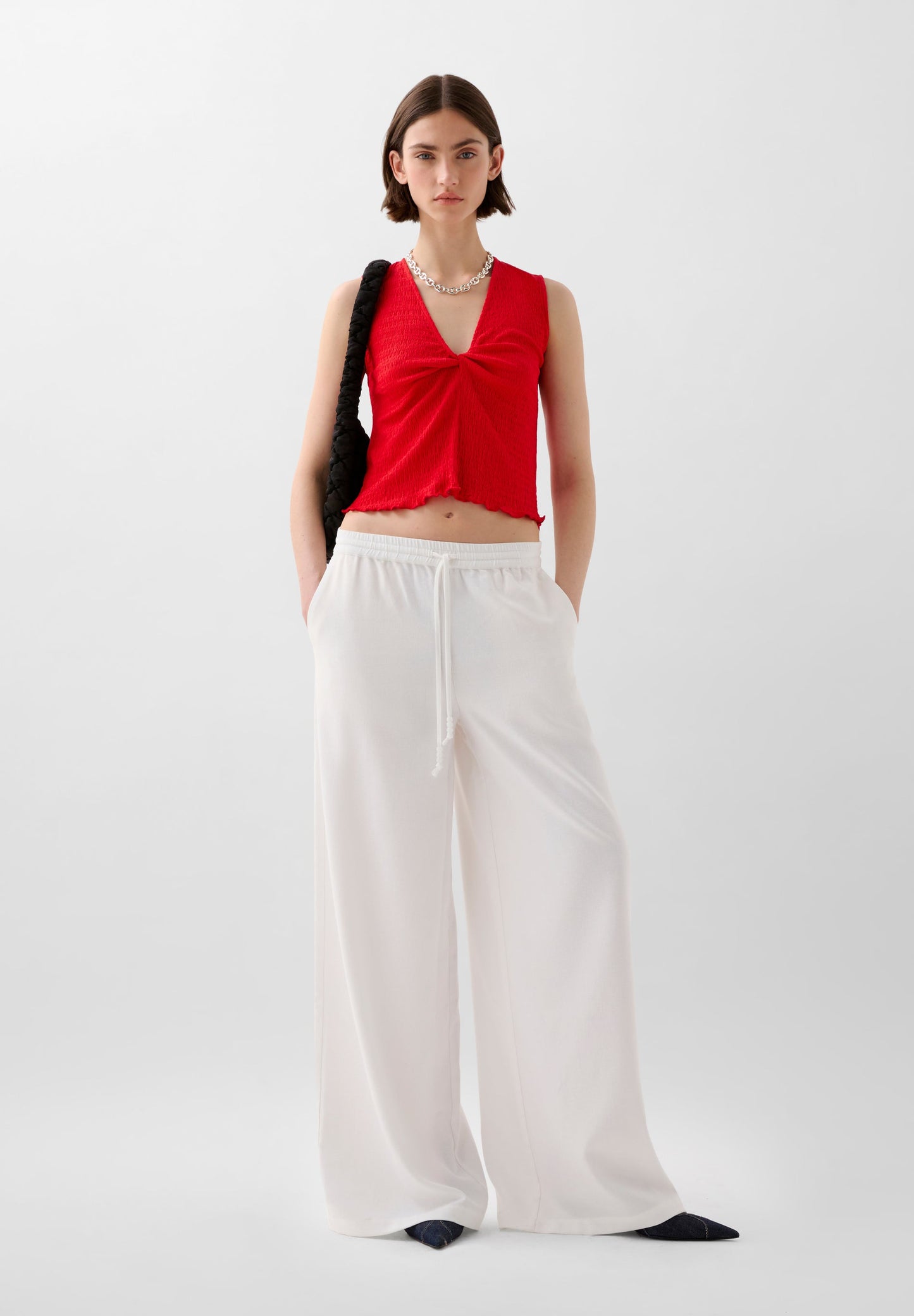TOP WITH KNOT DETAIL