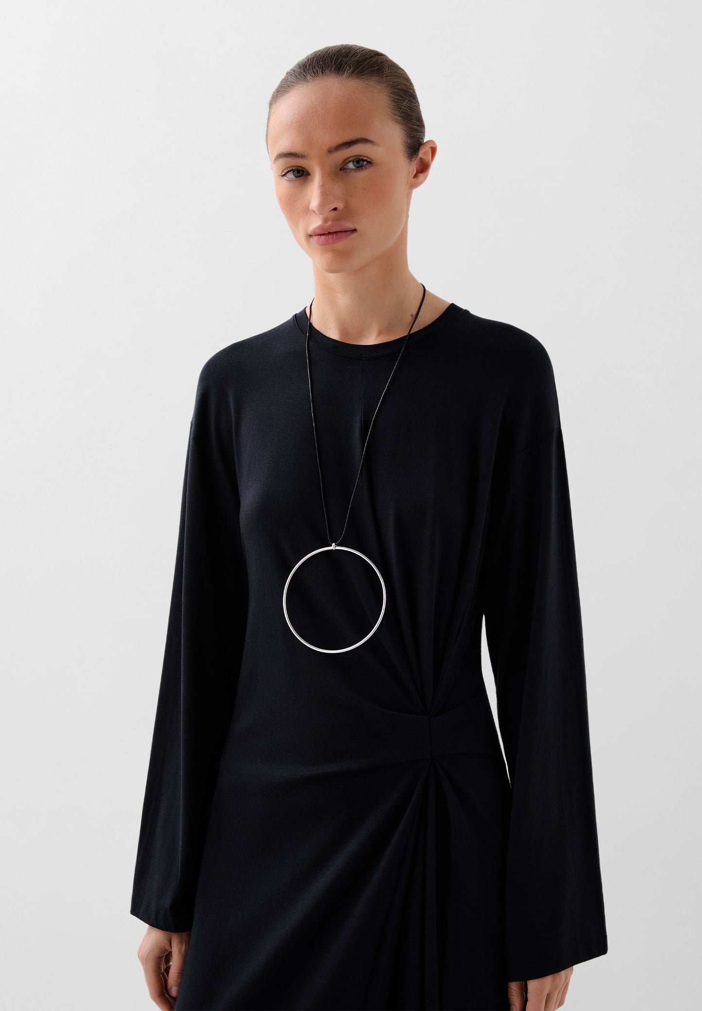 FLOWING DRESS WITH KNOT DETAIL