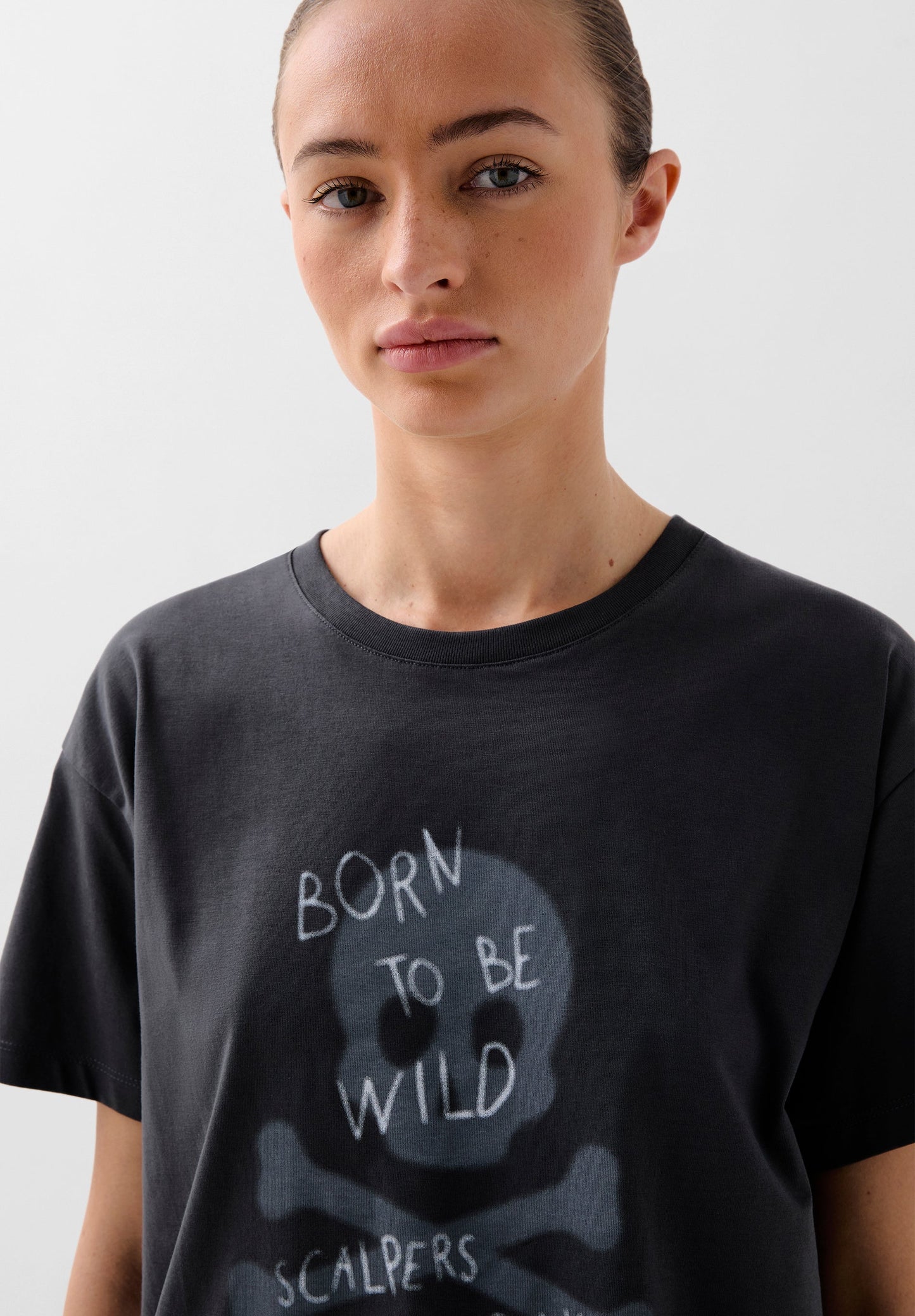 T-SHIRT WITH SKULL PRINT