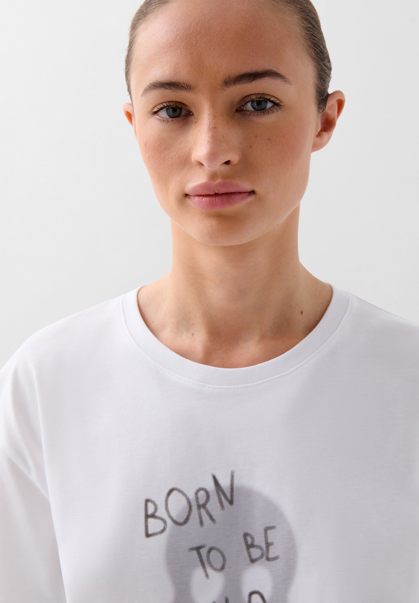 T-SHIRT WITH SKULL PRINT