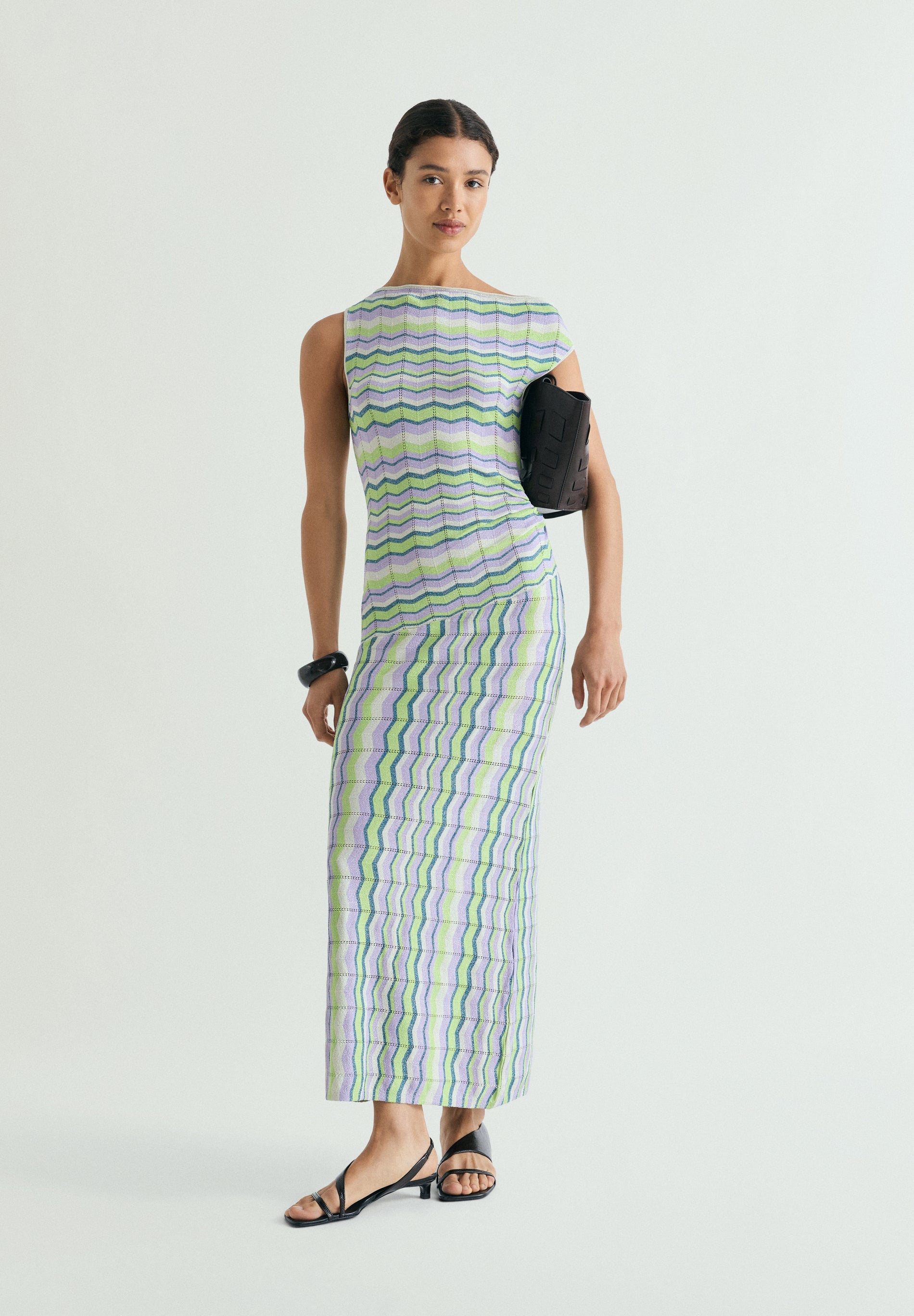 zigzag knit dress MIDI – Scalpers ROW YGroup_angeladress Color:Burgundy and Silver All The Holiday Cheer while strategic side slits