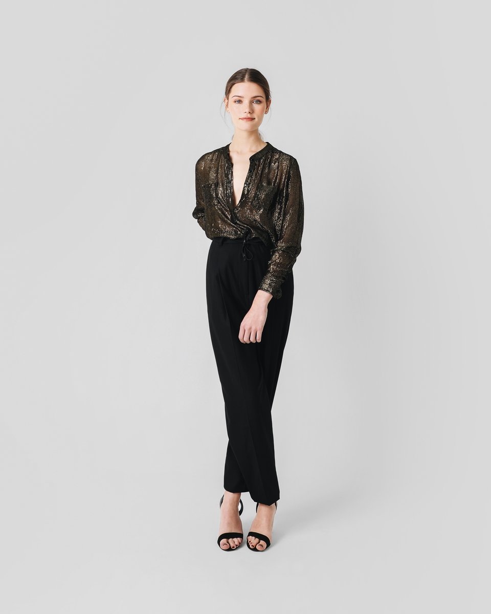 BLUSA LUREX CUELLO MAO NEGRO