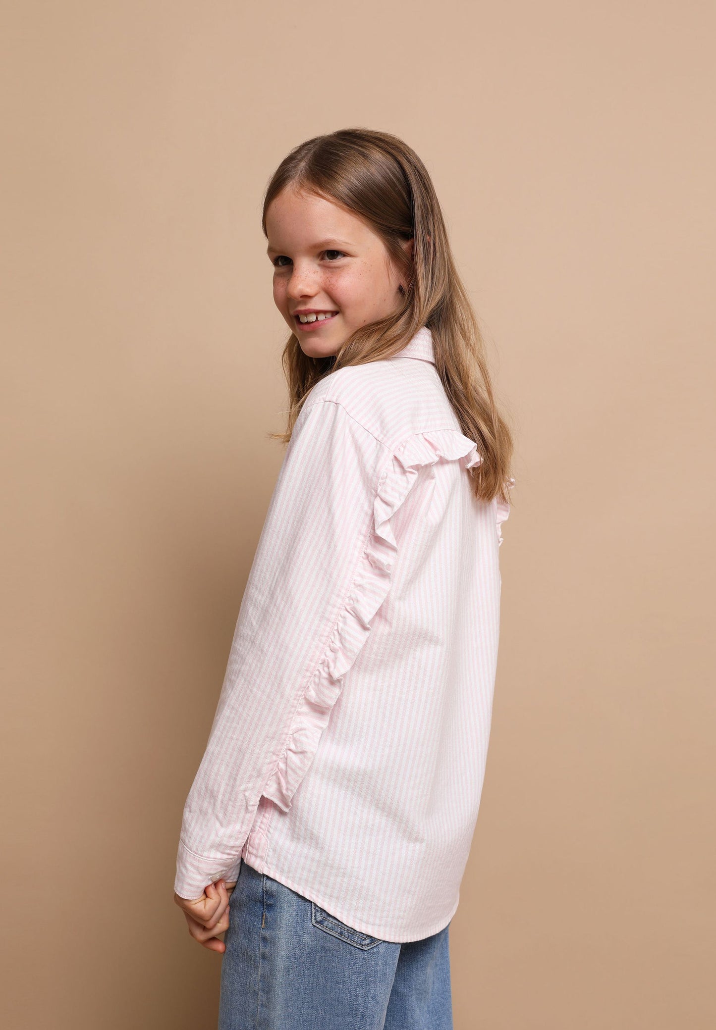 SHIRT WITH RUFFLED BACK