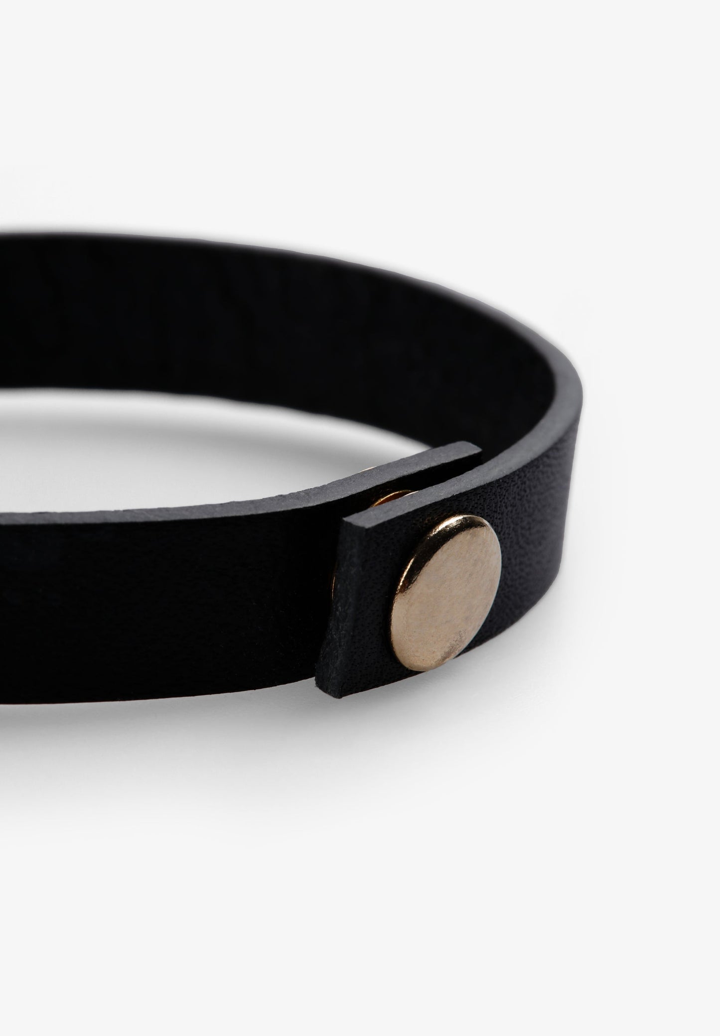 LEATHER BRACELET WITH SKULLS