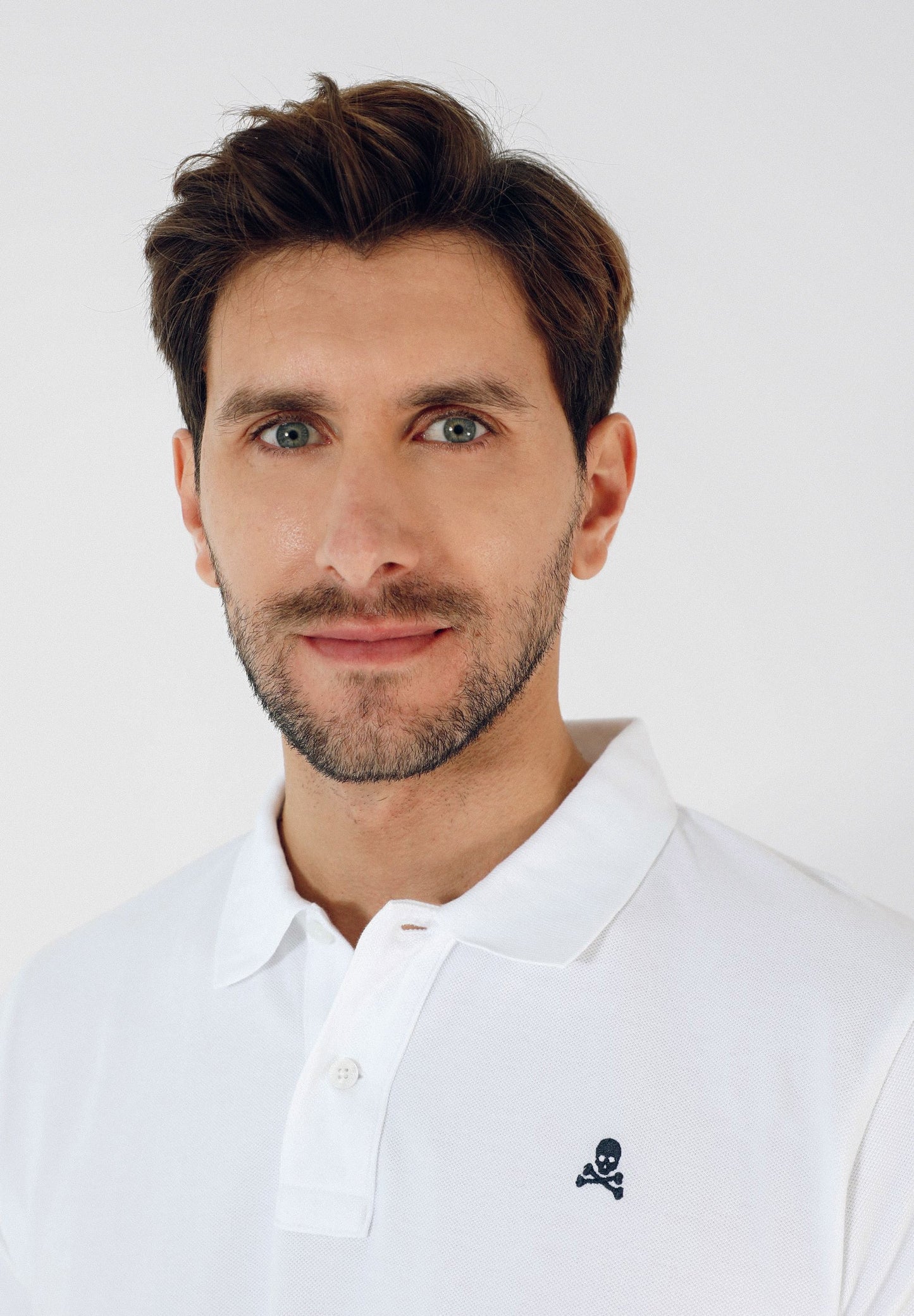 POLO BÁSICO CALAVERA CONTRASTE