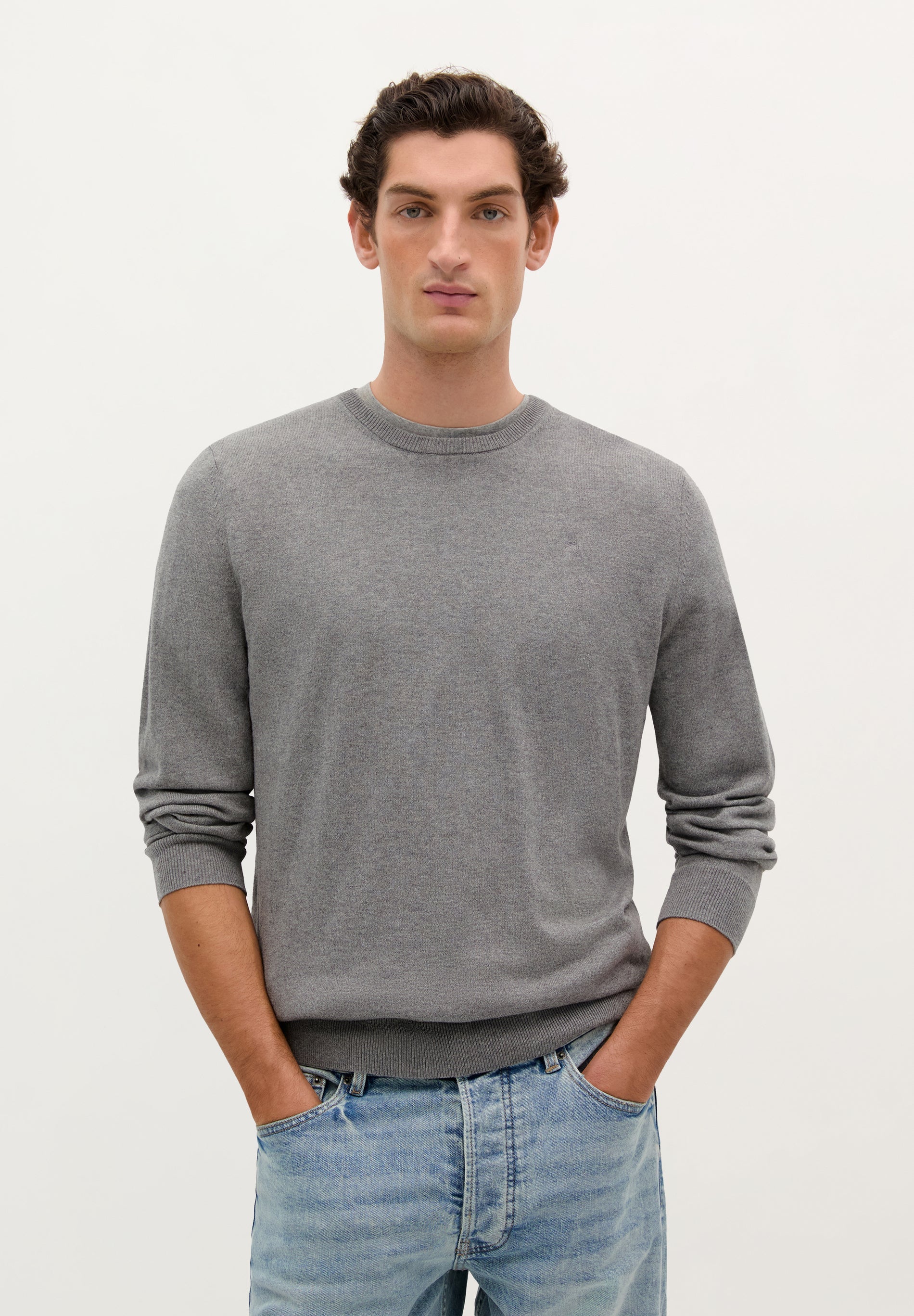 SKULL ROUND-NECK SWEATER