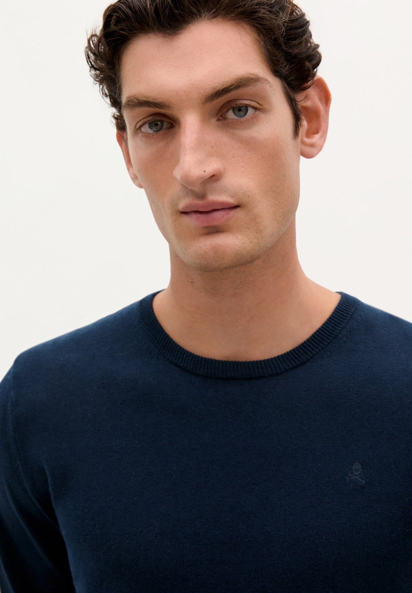 SKULL ROUND-NECK SWEATER