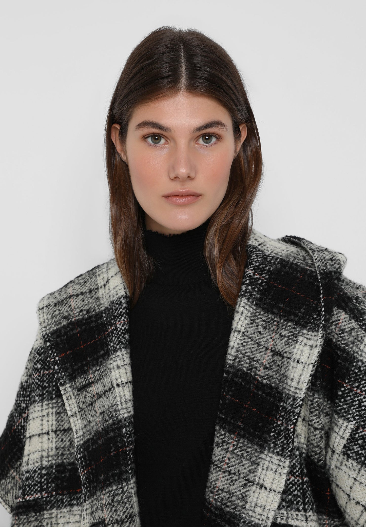 LIGHTWEIGHT CHECKED CAPE