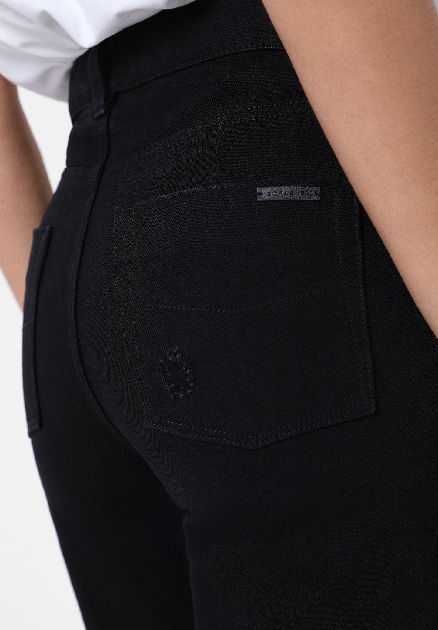 STRAIGHT JEANS WITH FRAYED EDGE