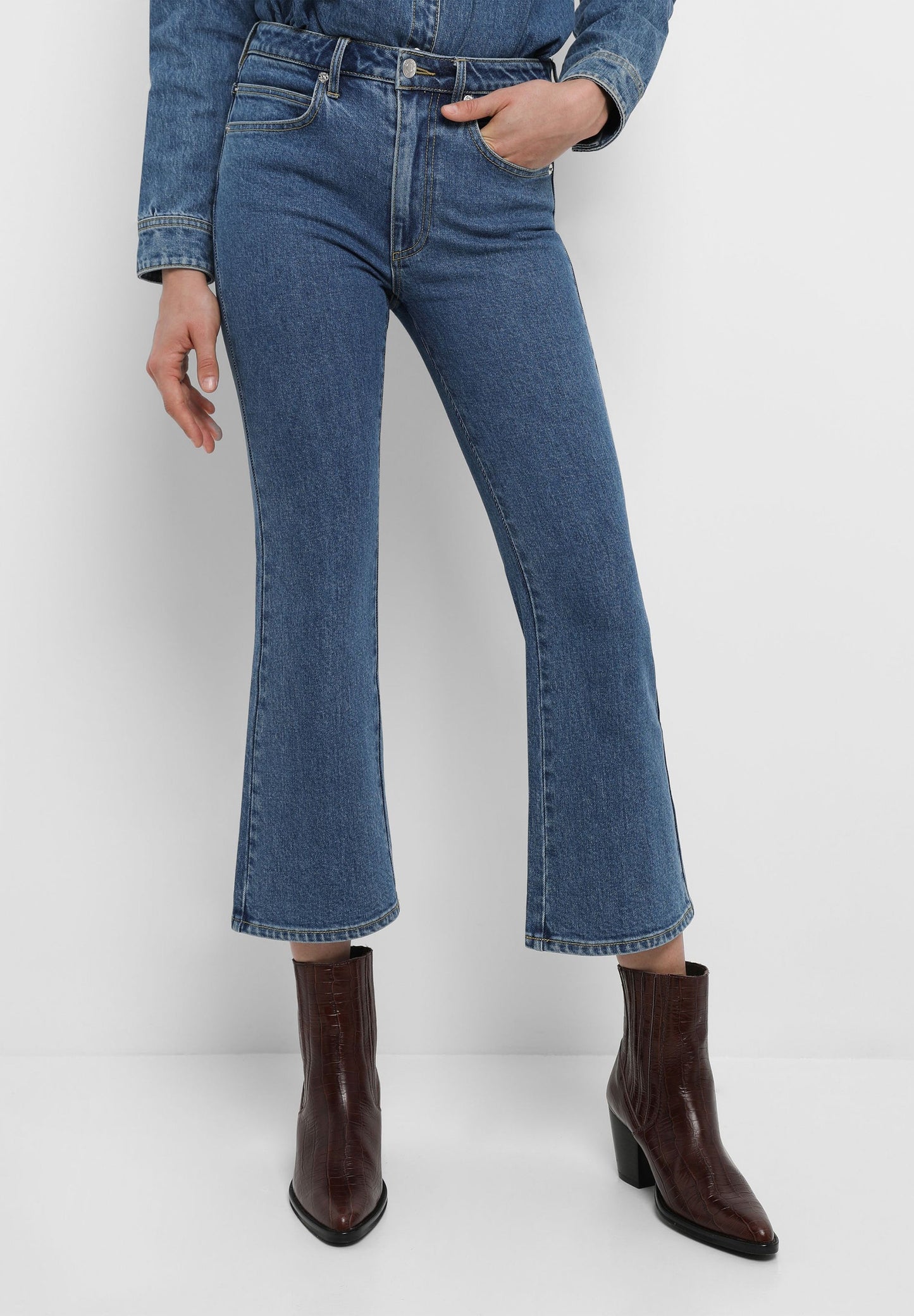 ANKLE FLARE JEANS