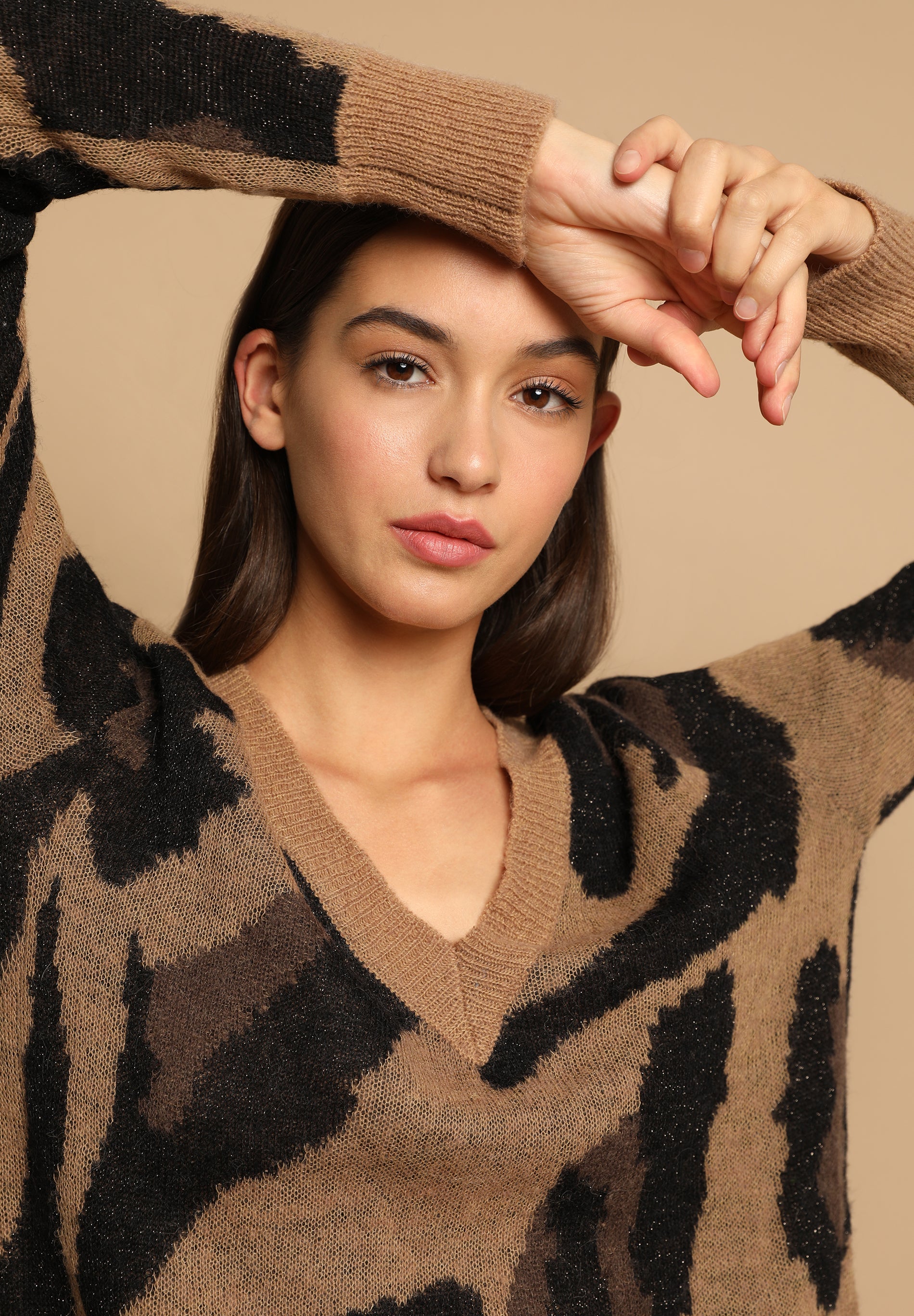 ANIMAL PRINT V-NECK SWEATER