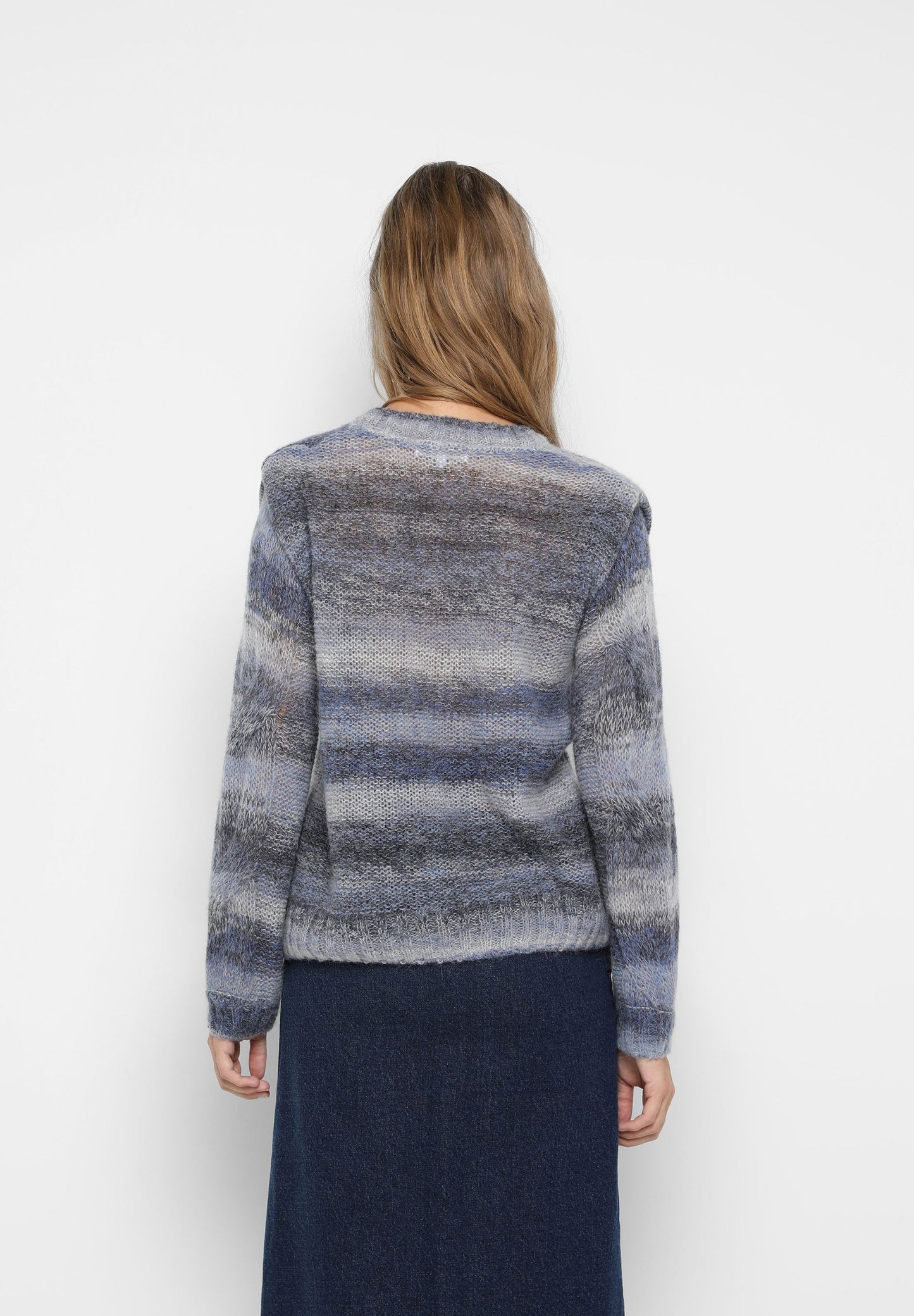 SWEATER WITH DETAIL ON SHOULDERS
