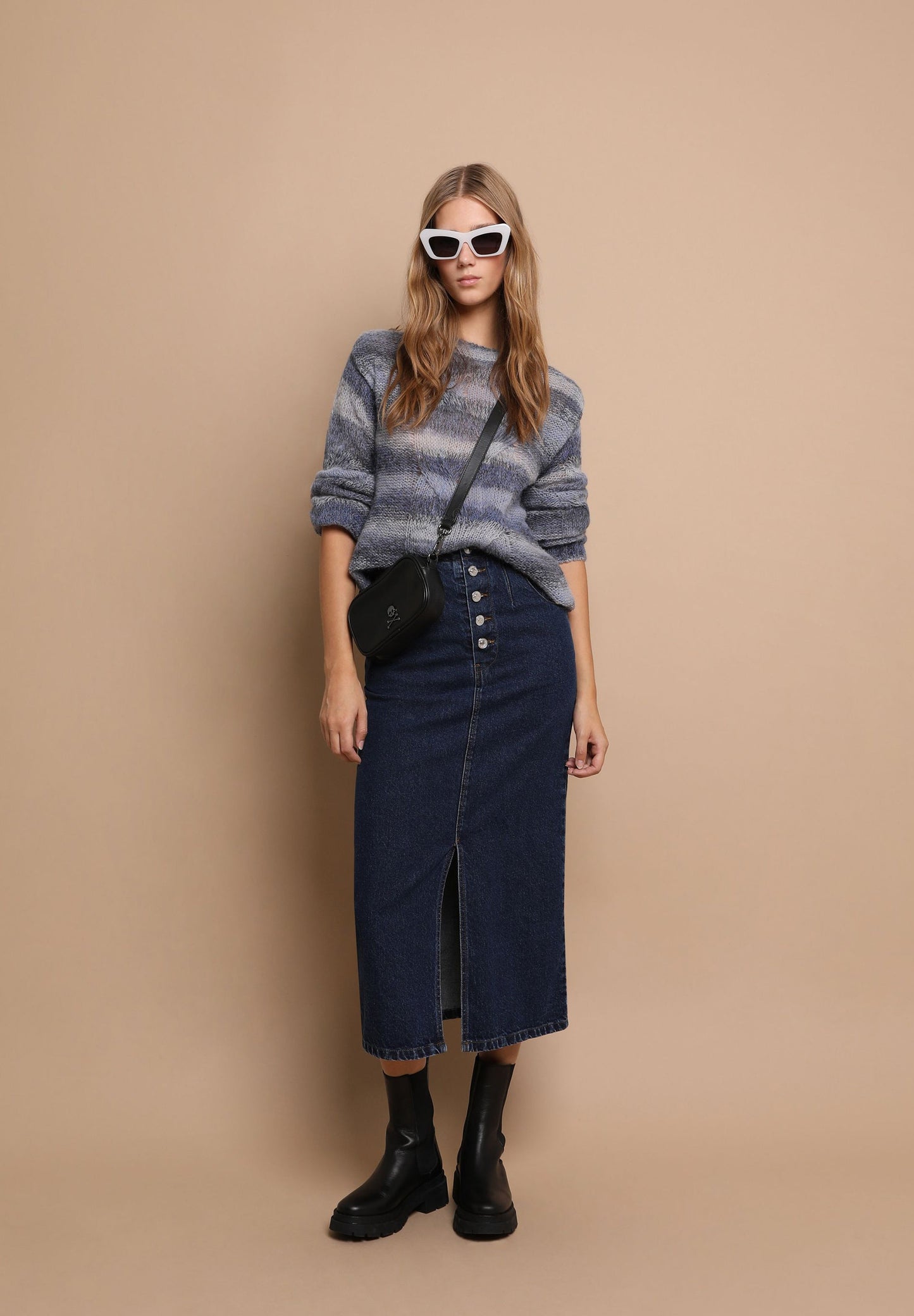 SWEATER WITH DETAIL ON SHOULDERS