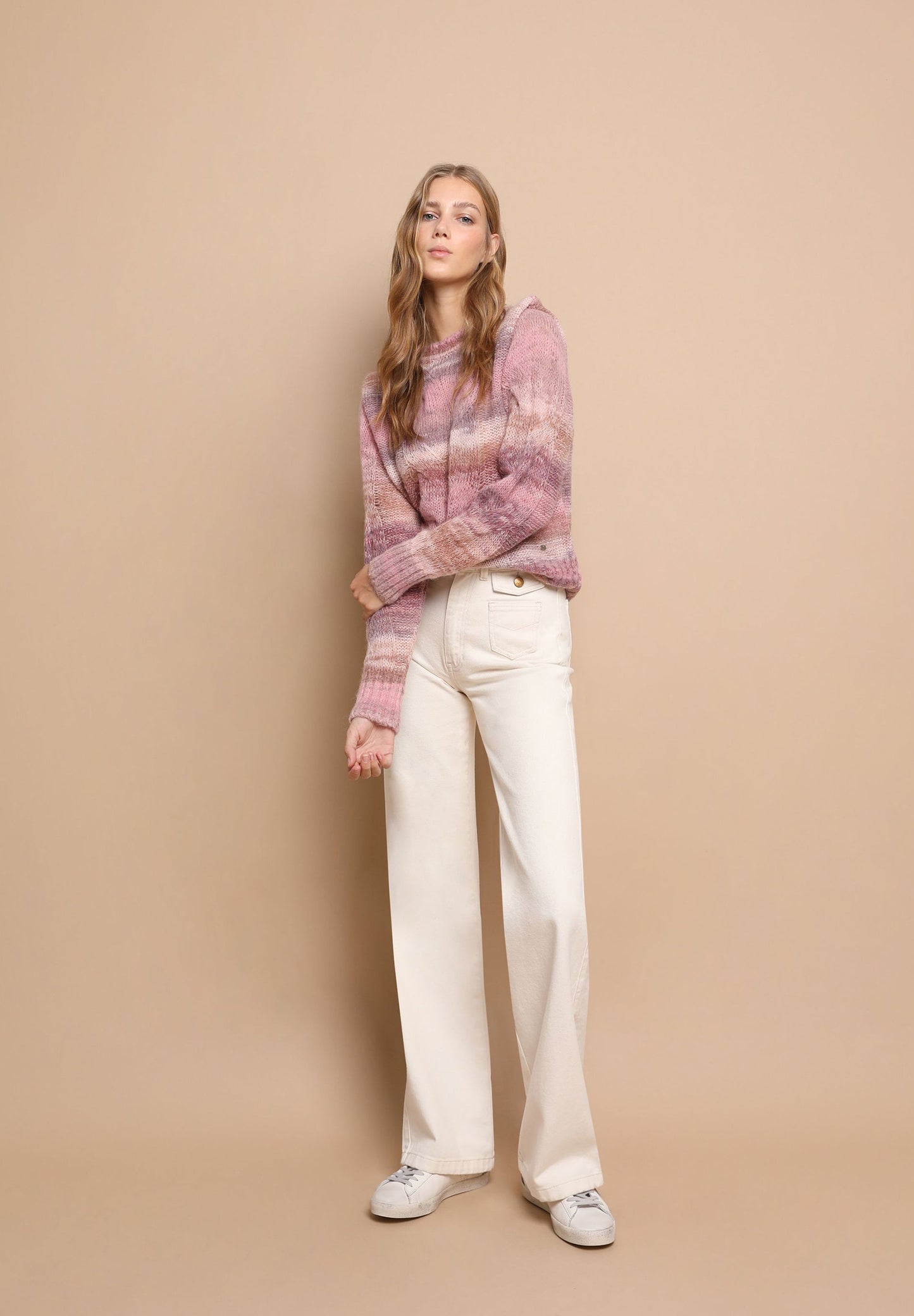 SWEATER WITH DETAIL ON SHOULDERS