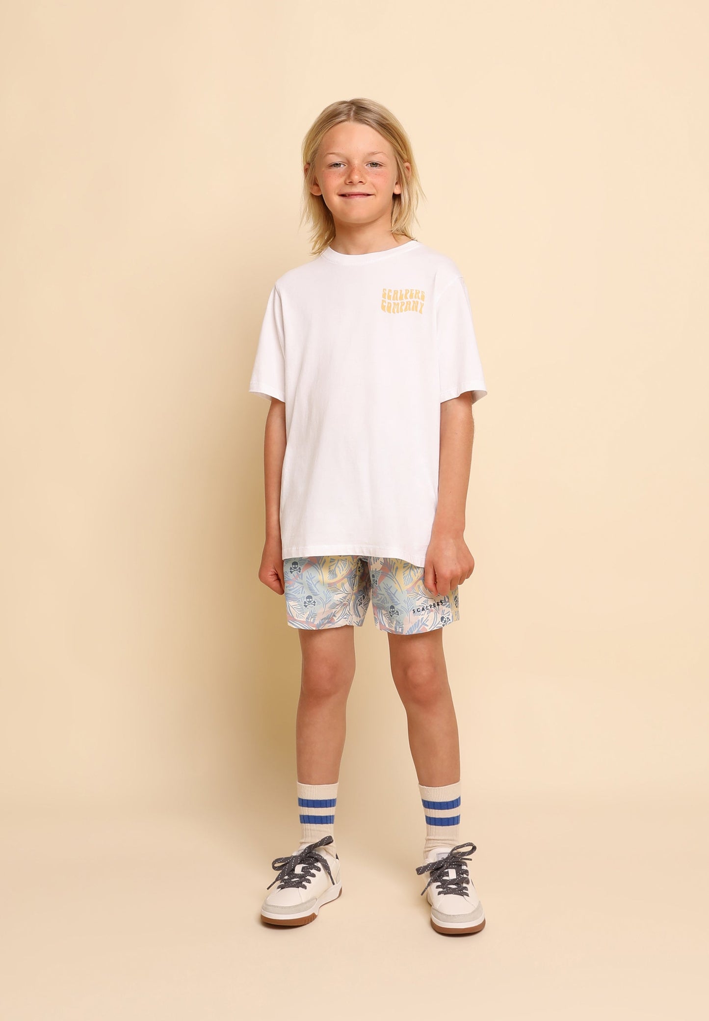 SWIMMING TRUNKS WITH TROPICAL SKULLS