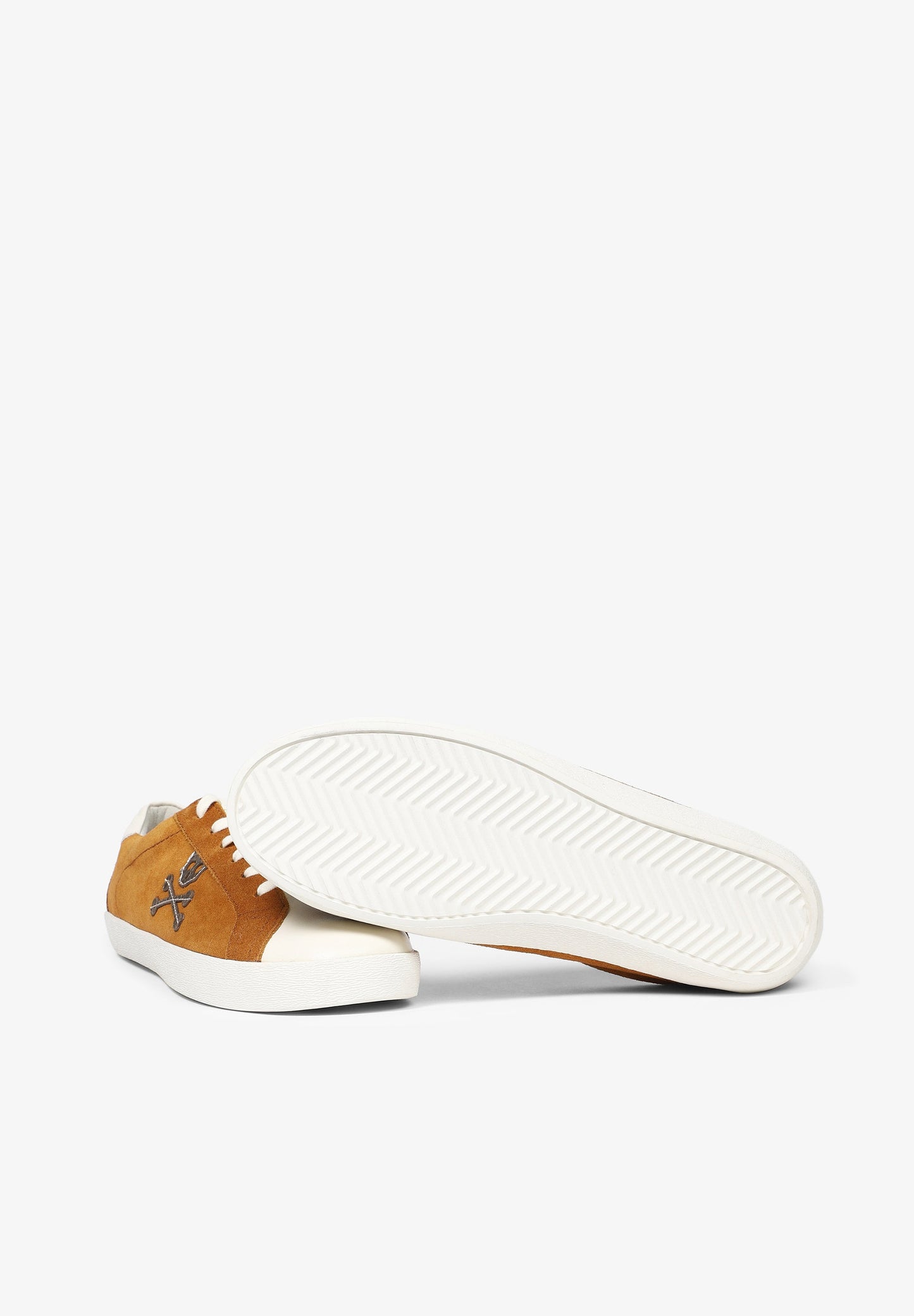 LOW TOP SUEDE SNEAKERS