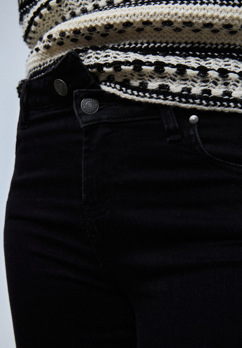 SKINNY JEANS WITH BUTTONS