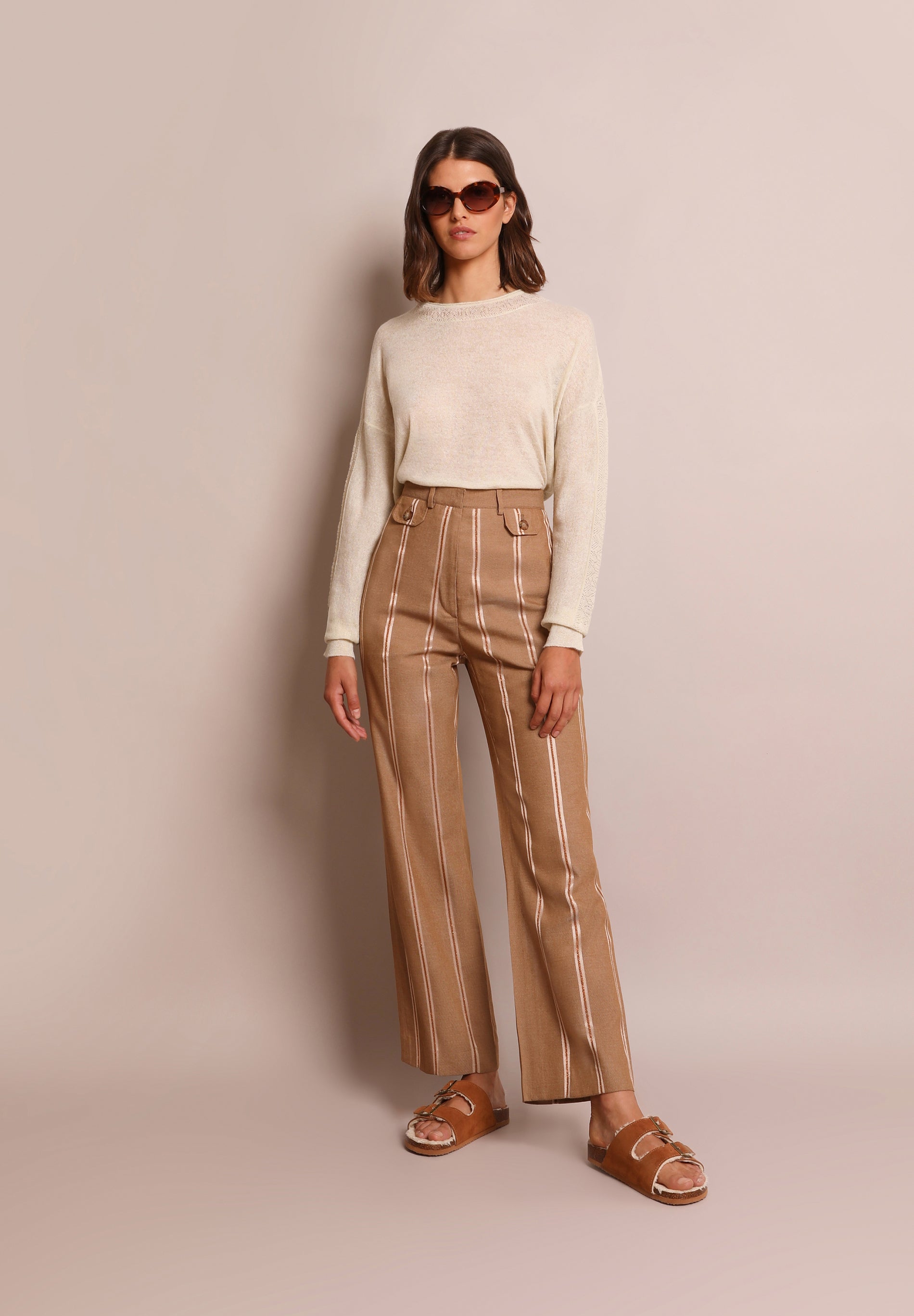 ROUND NECK POINTELLE SWEATER