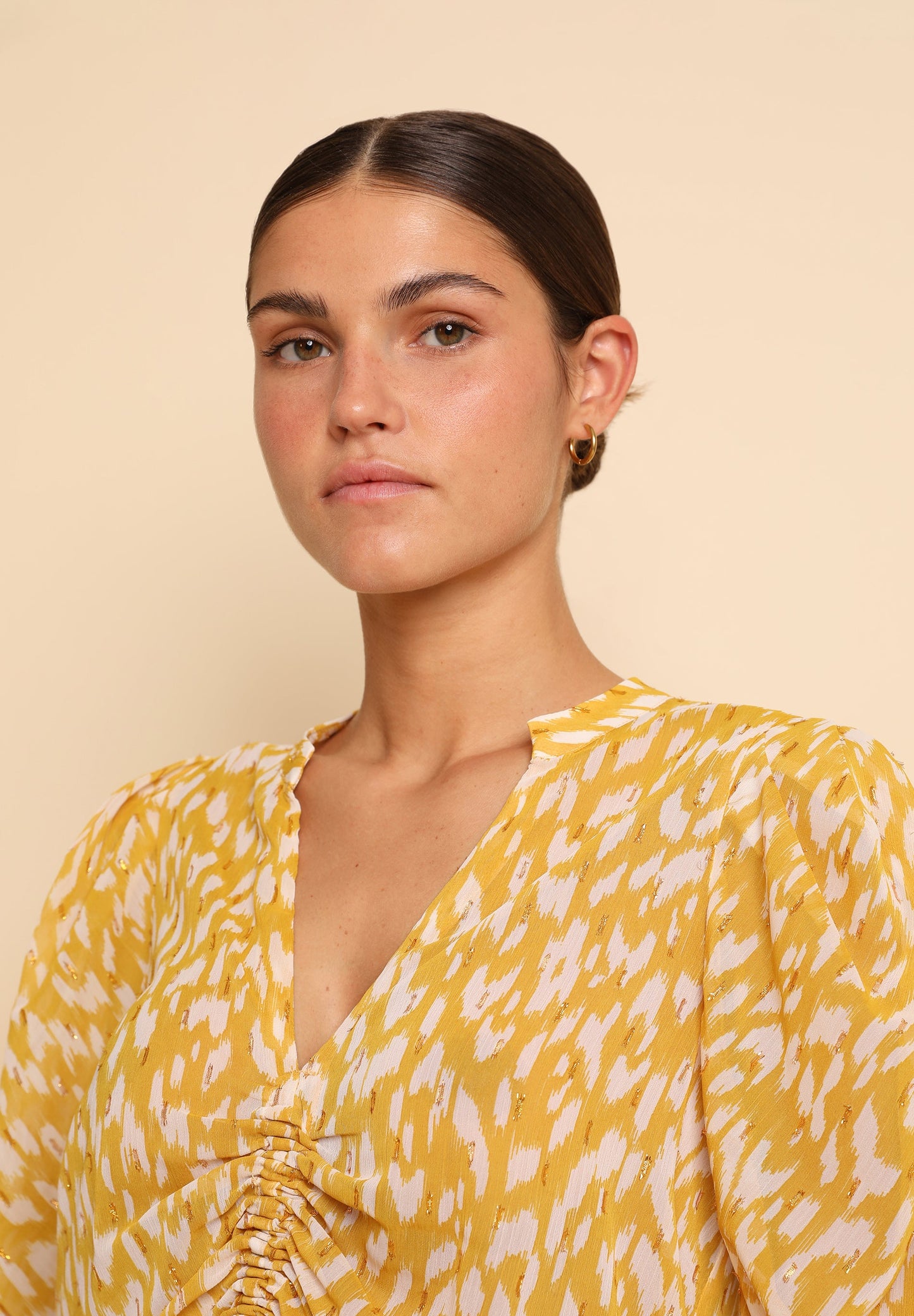 GATHERED PRINT BLOUSE