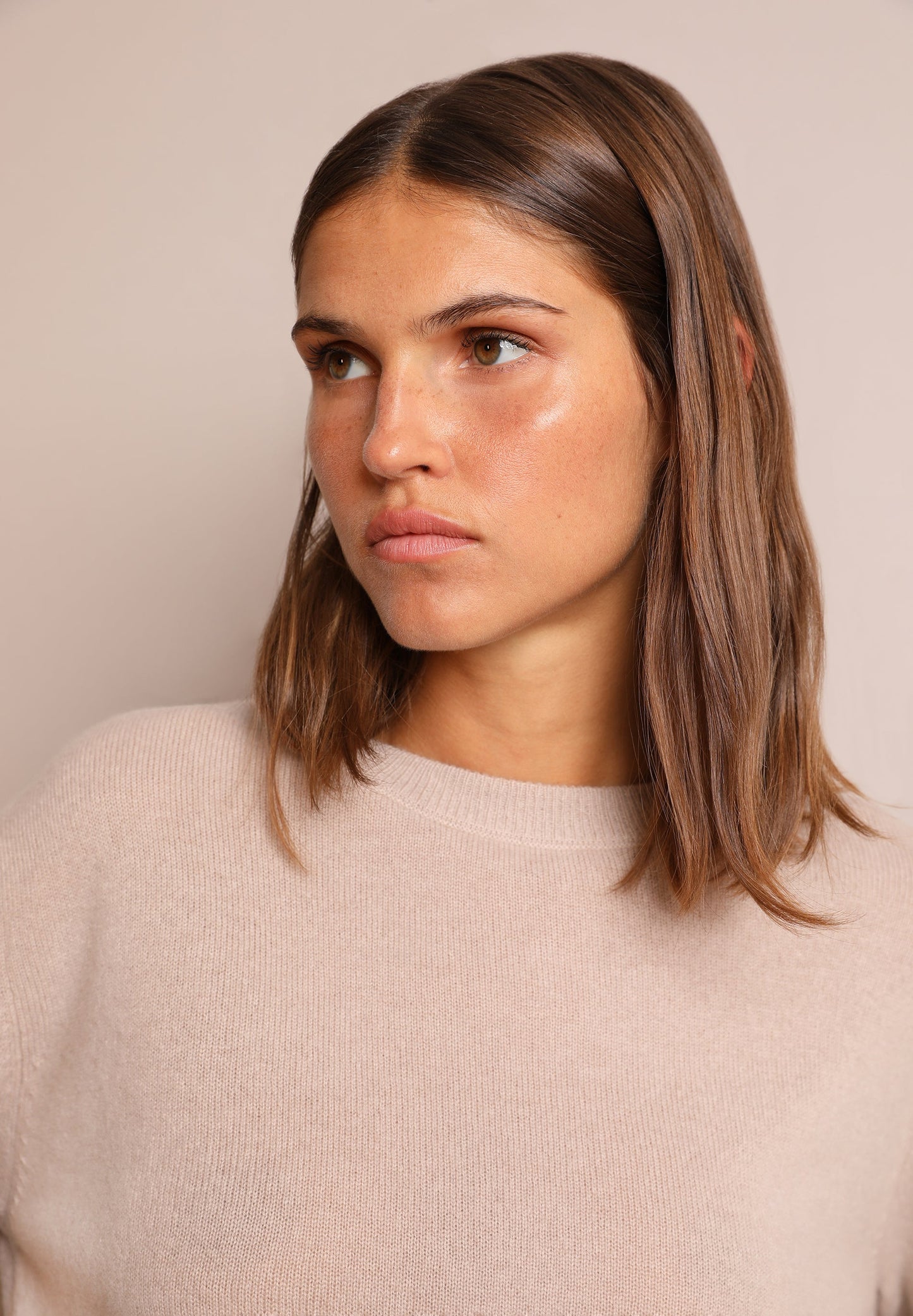 CASHMERE SWEATER WITH ROUND NECKLINE