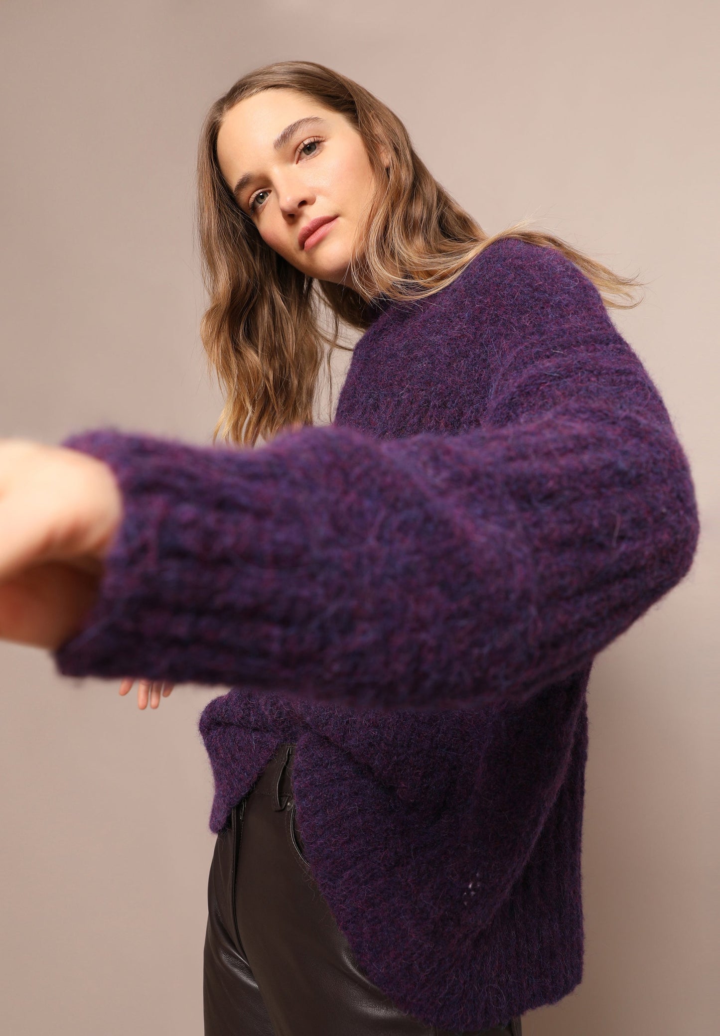 DIE-CUT WOOL SWEATER