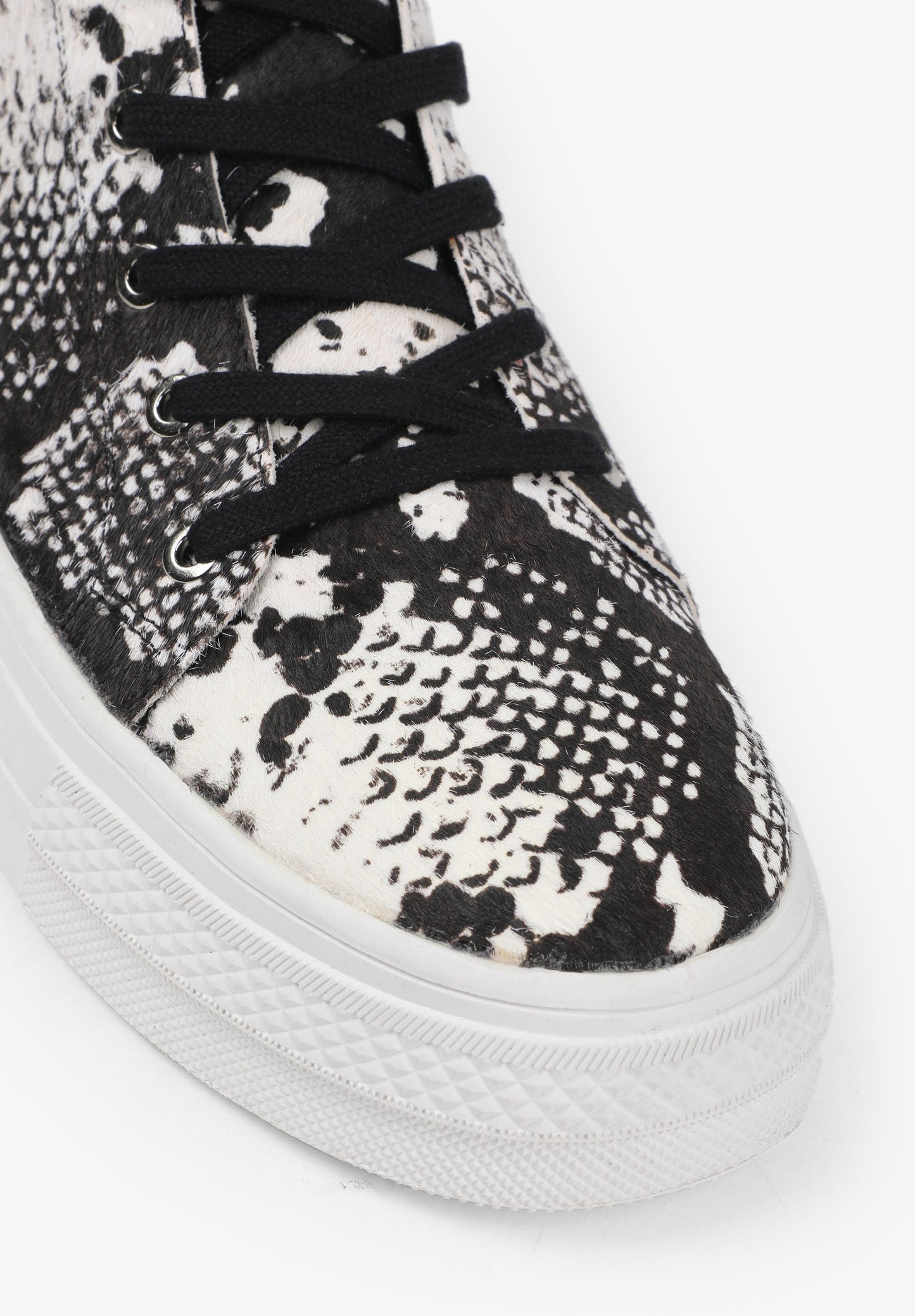 HIGH TOP SNEAKERS WITH ANIMAL PRINT