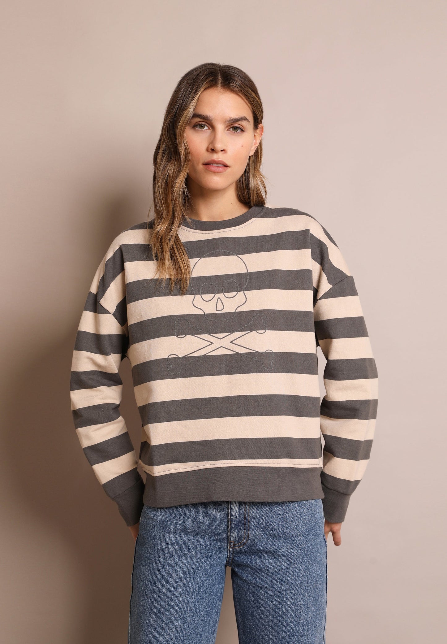 STRIPED SWEATSHIRT WITH SKULL