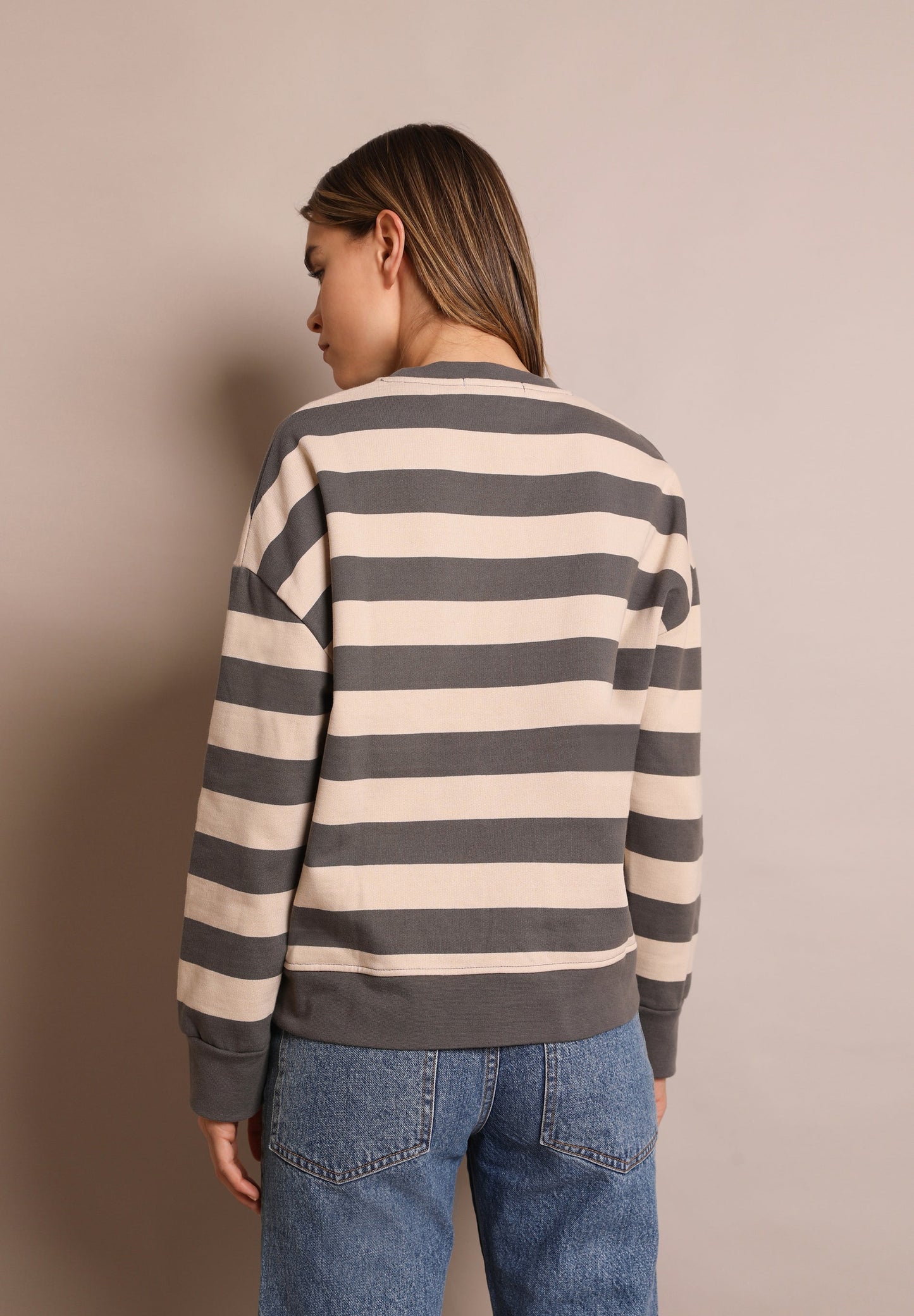 STRIPED SWEATSHIRT WITH SKULL