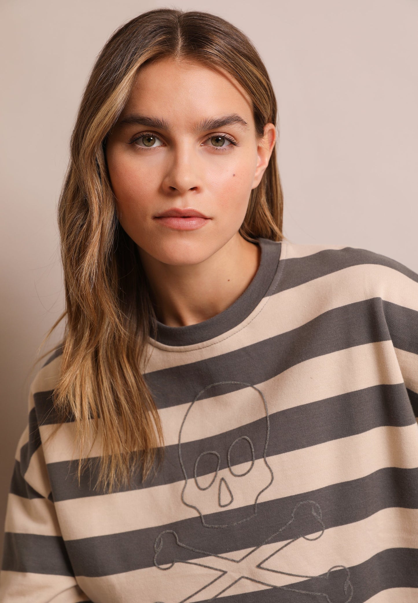 STRIPED SWEATSHIRT WITH SKULL