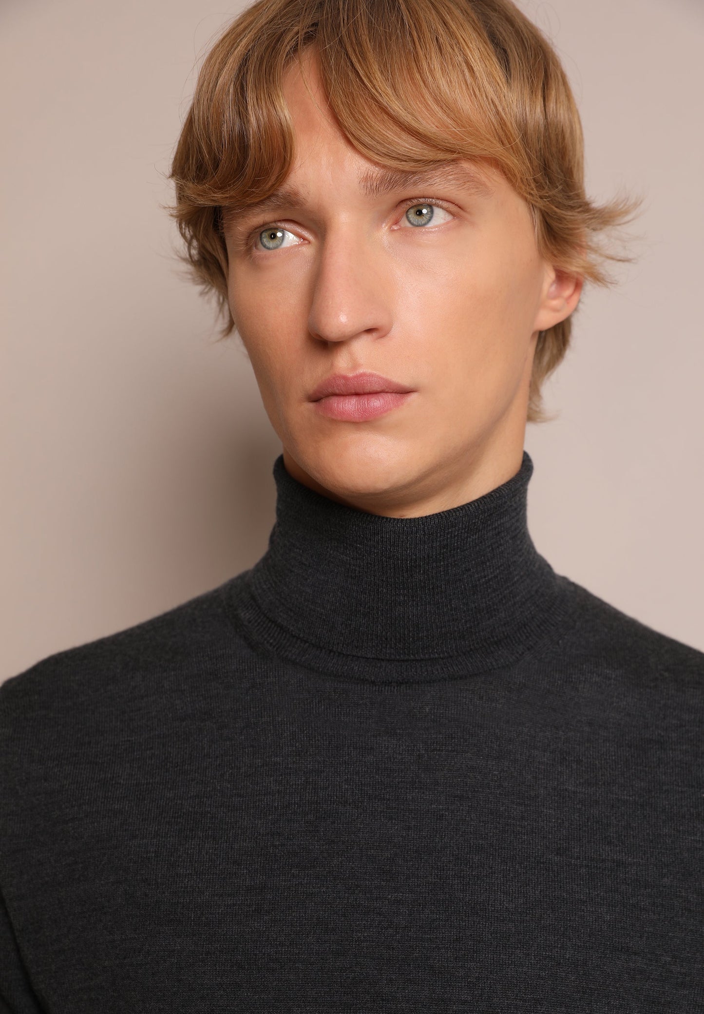 ROLL NECK WOOL SWEATER WITH SKULL